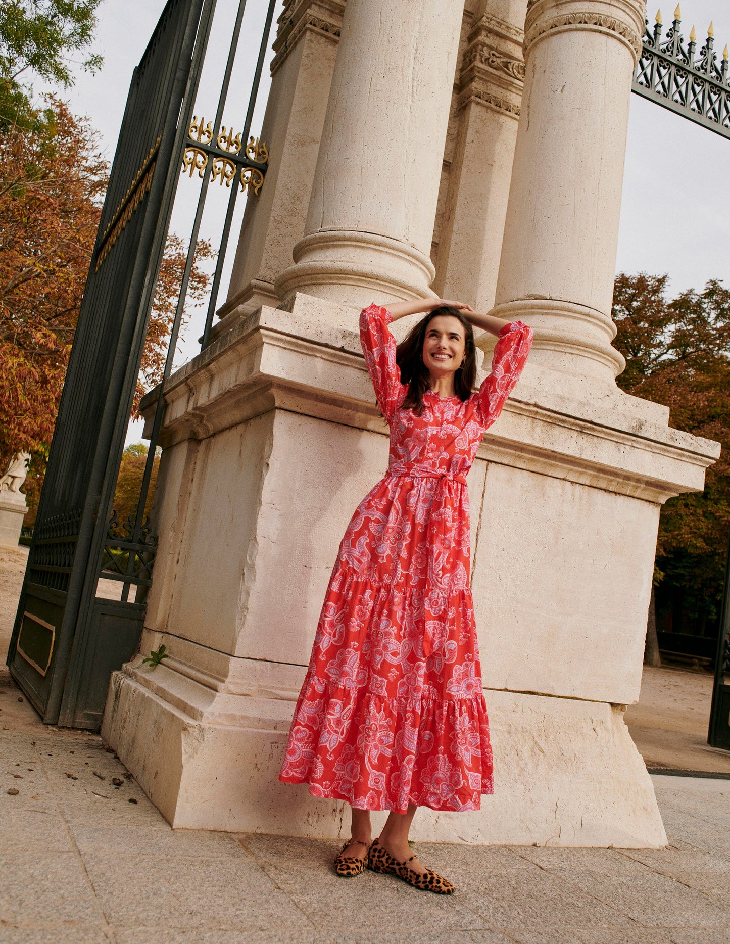 Robe longue Alba volantée en coton-Flamme écarlate, motif Cascade Paisley