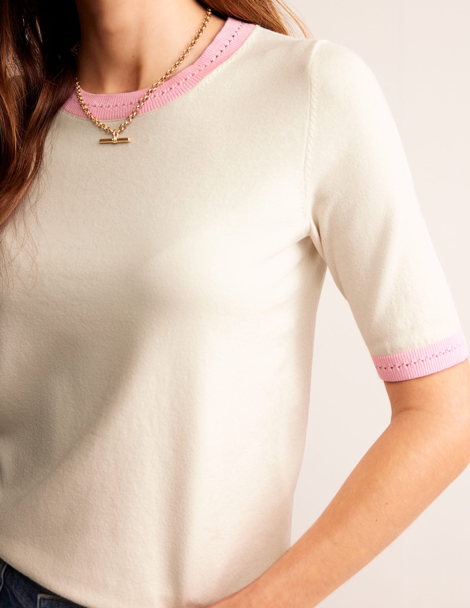 T-shirt col rond Catriona en coton-Ivoire chaud, rose orchidée-2