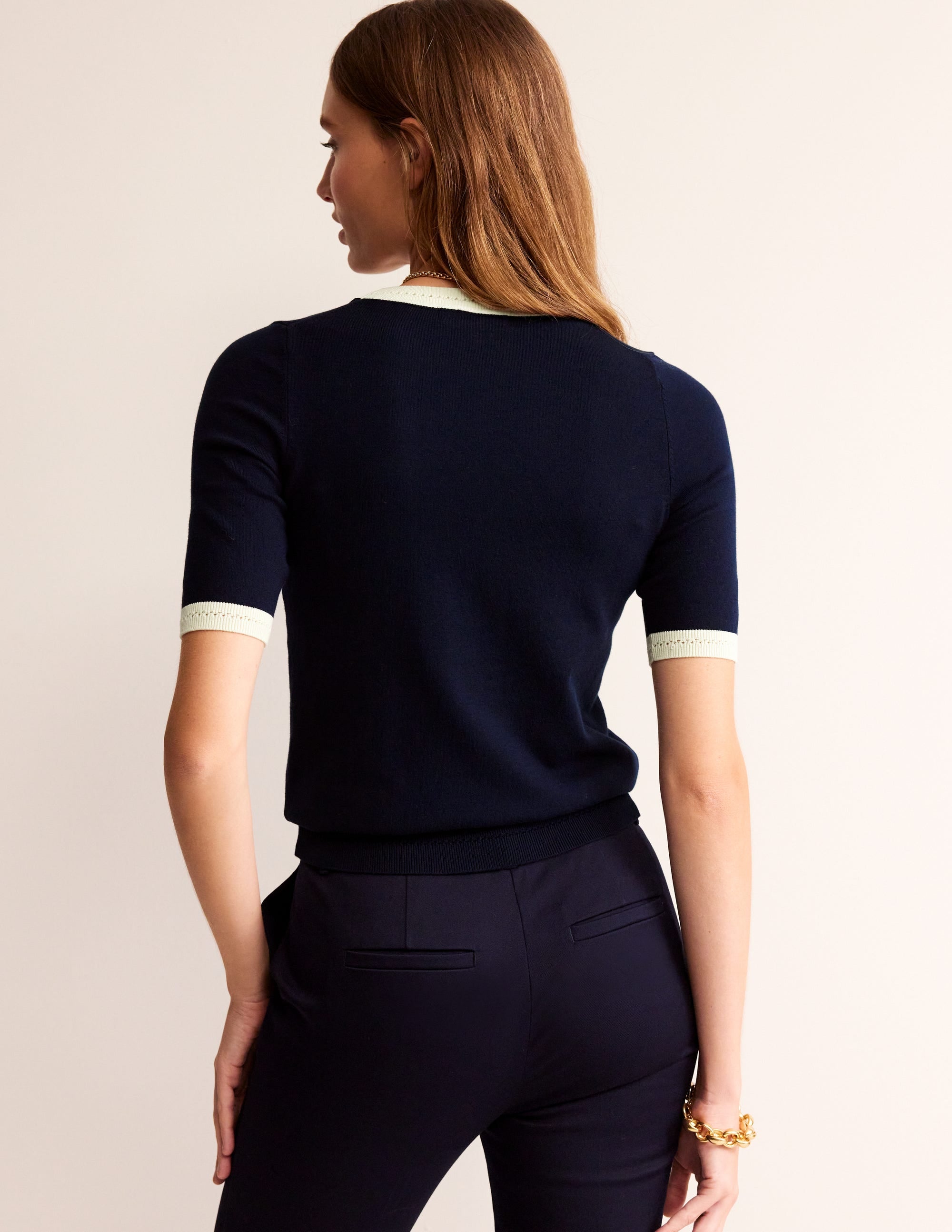 Catriona Baumwoll-T-Shirt mit Rundhalsausschnitt-Marineblau/Warmes Naturweiß - Image 3