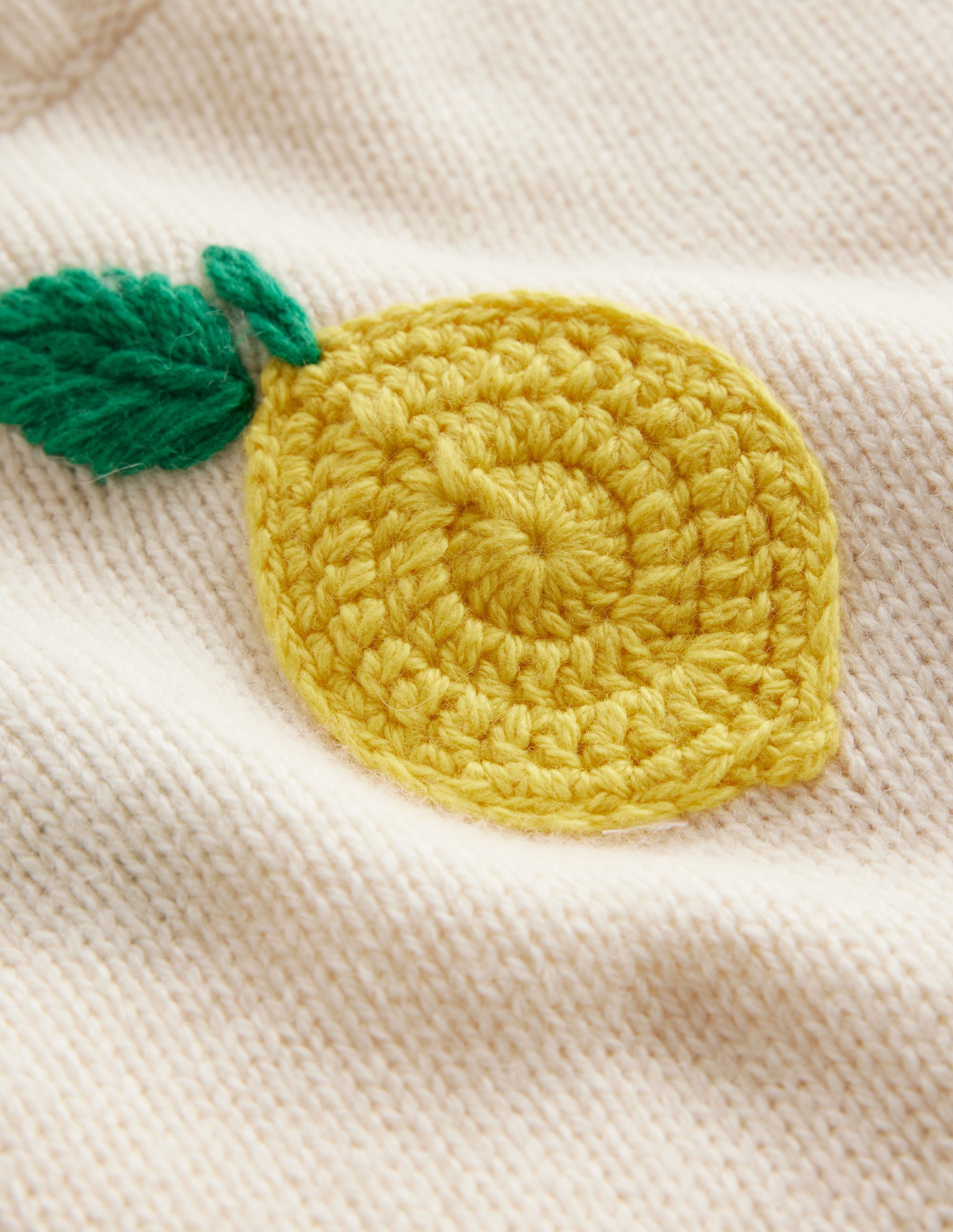 Handbestickter Pullover-Warmes Naturweiß, Zitronen - Image 6