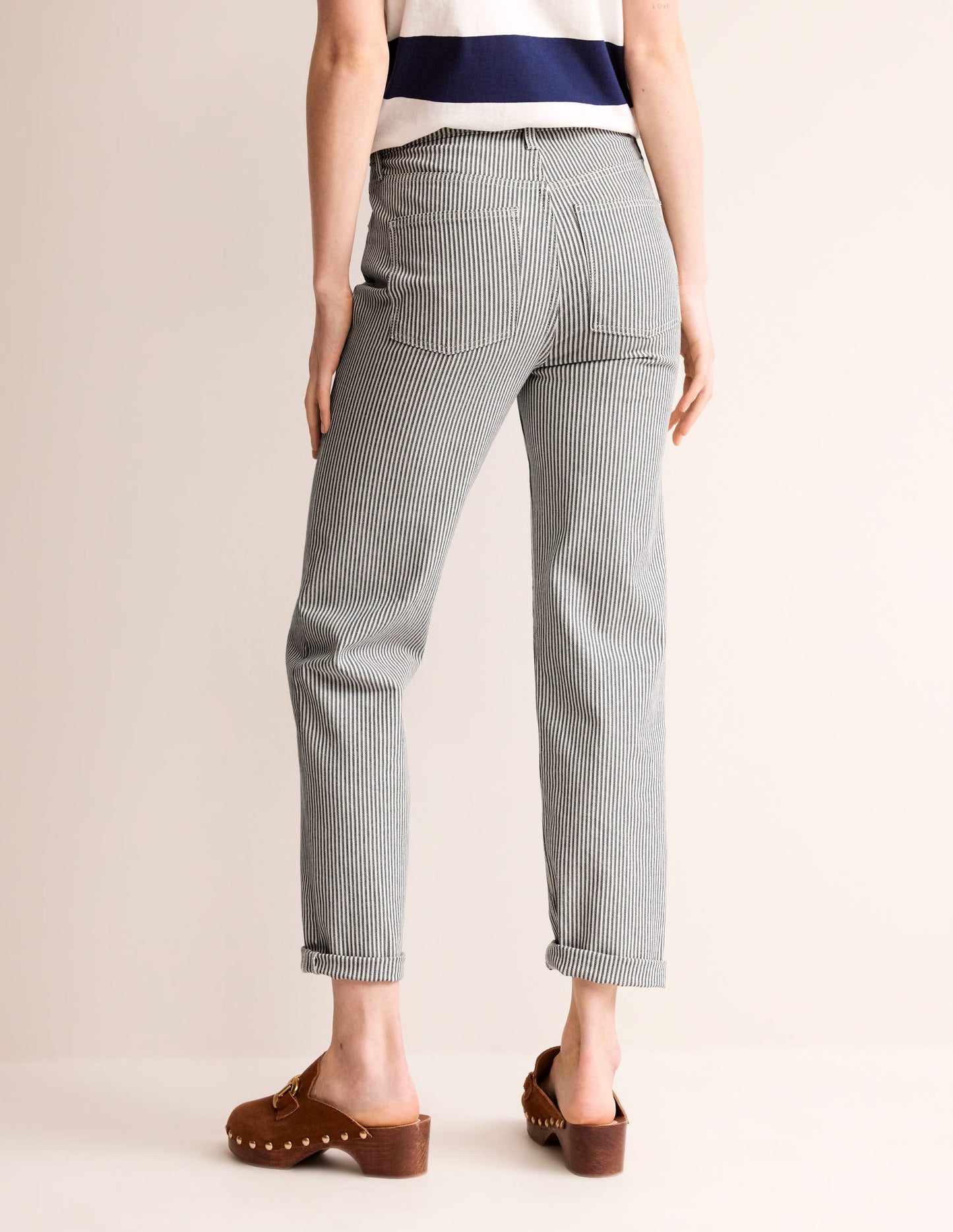 Schmale Jeans mit mittelhohem Bund-Streifen