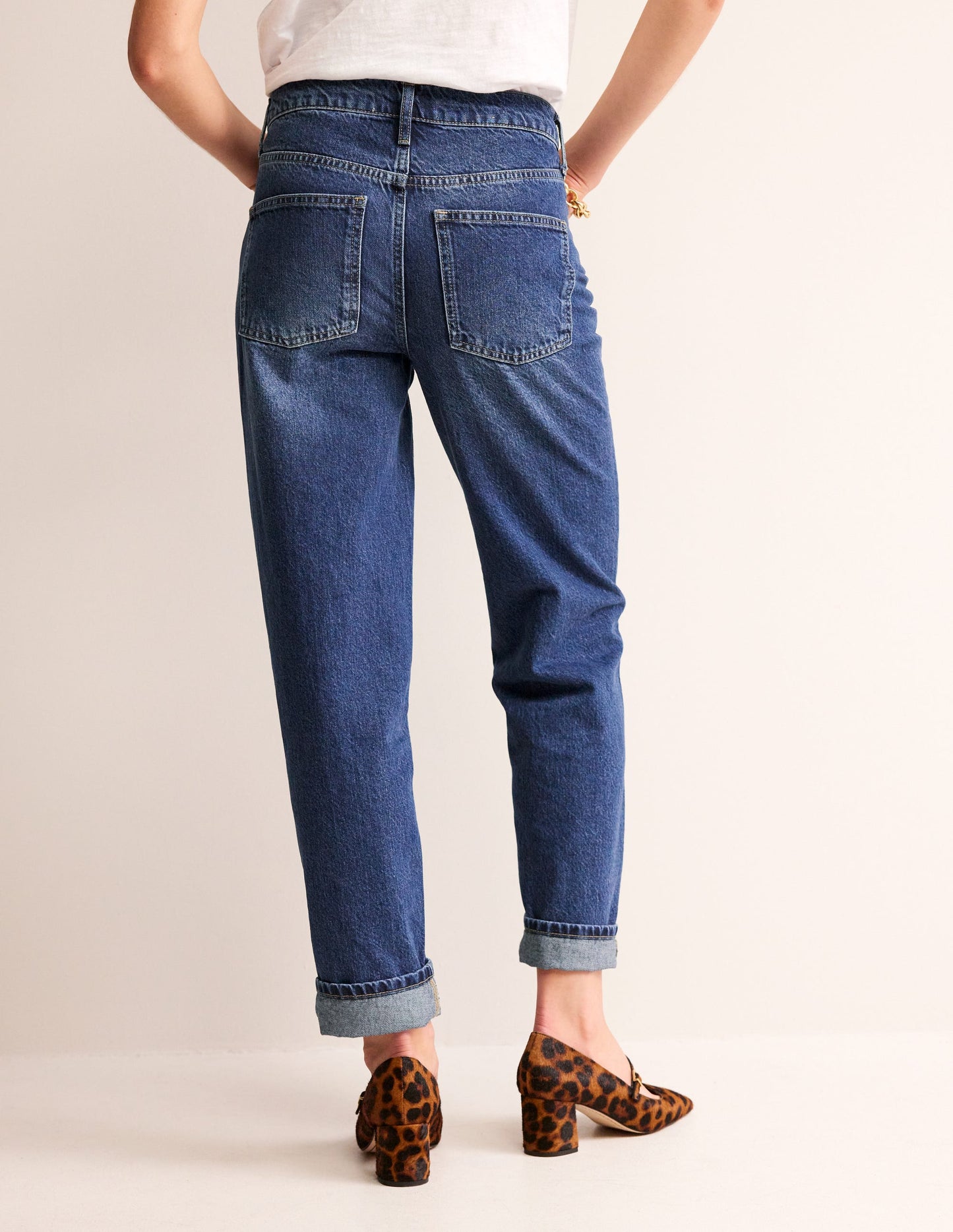 Schmal zulaufende Jeans mit mittelhohem Bund-Dunkel Vintage