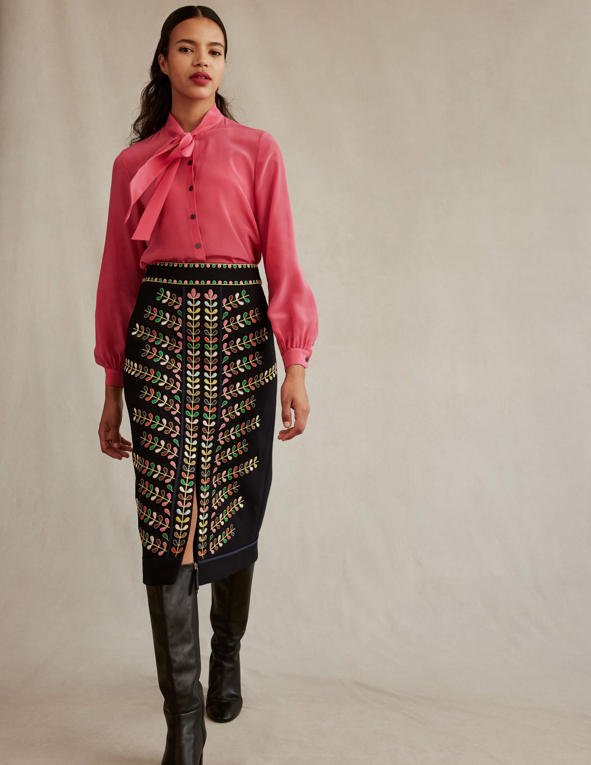 Embroidered Icon Skirt-Navy - Image 5