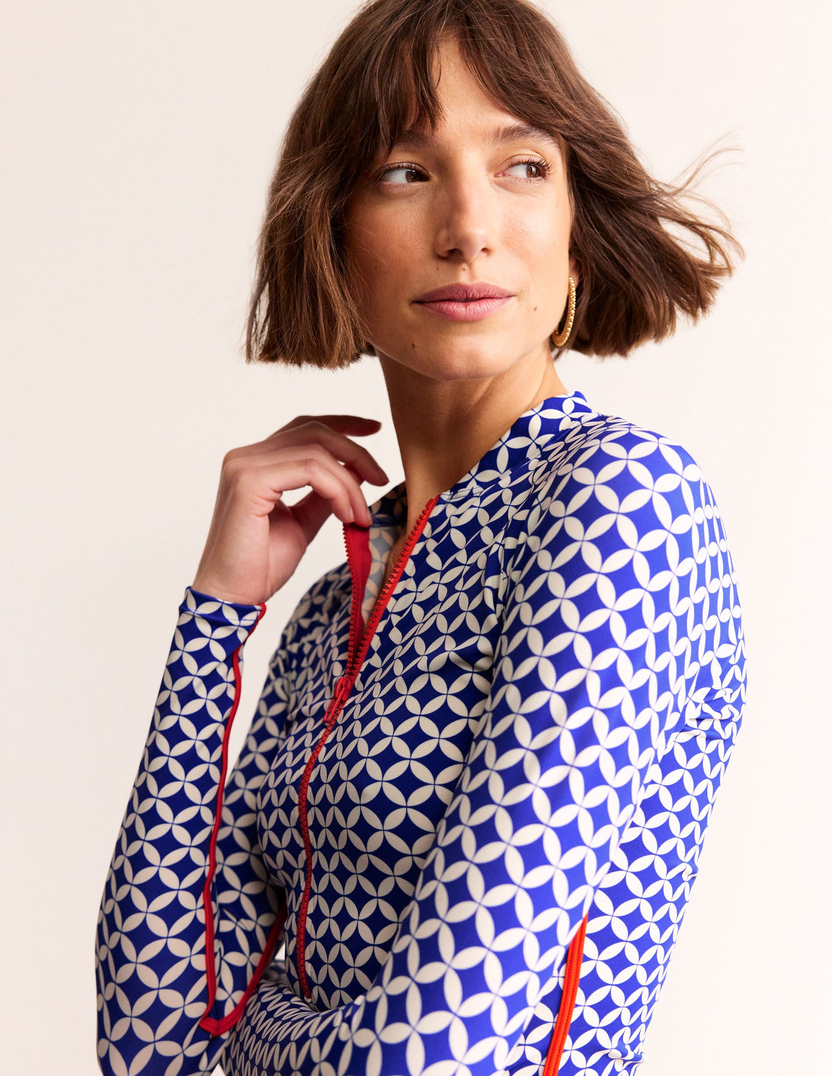Paspeliertes Raglan-Badetop-Surf the Web, Abgestufte Diamanten-4