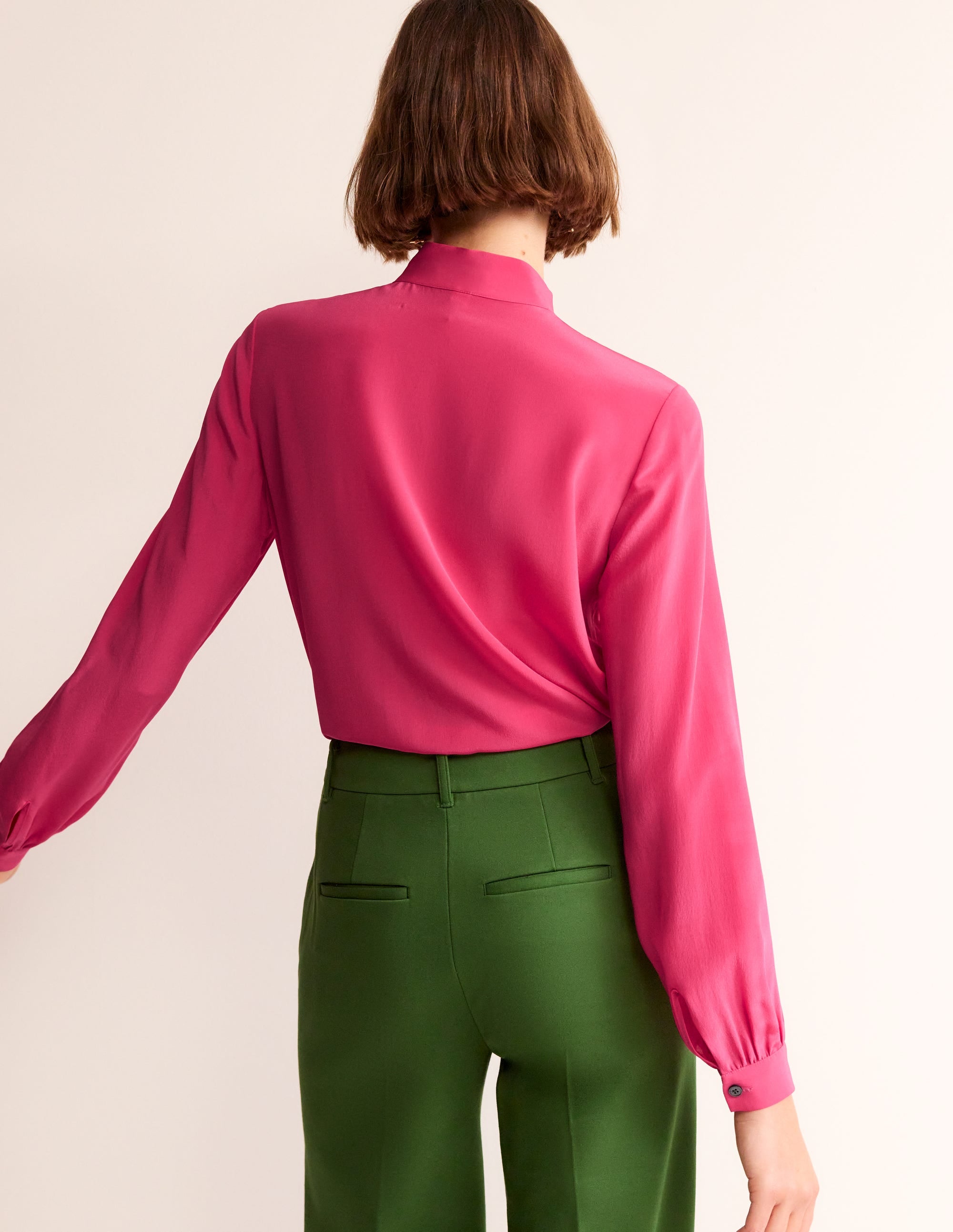 Blouse boutonnée et nouée au col-Rose revisité - Image 3