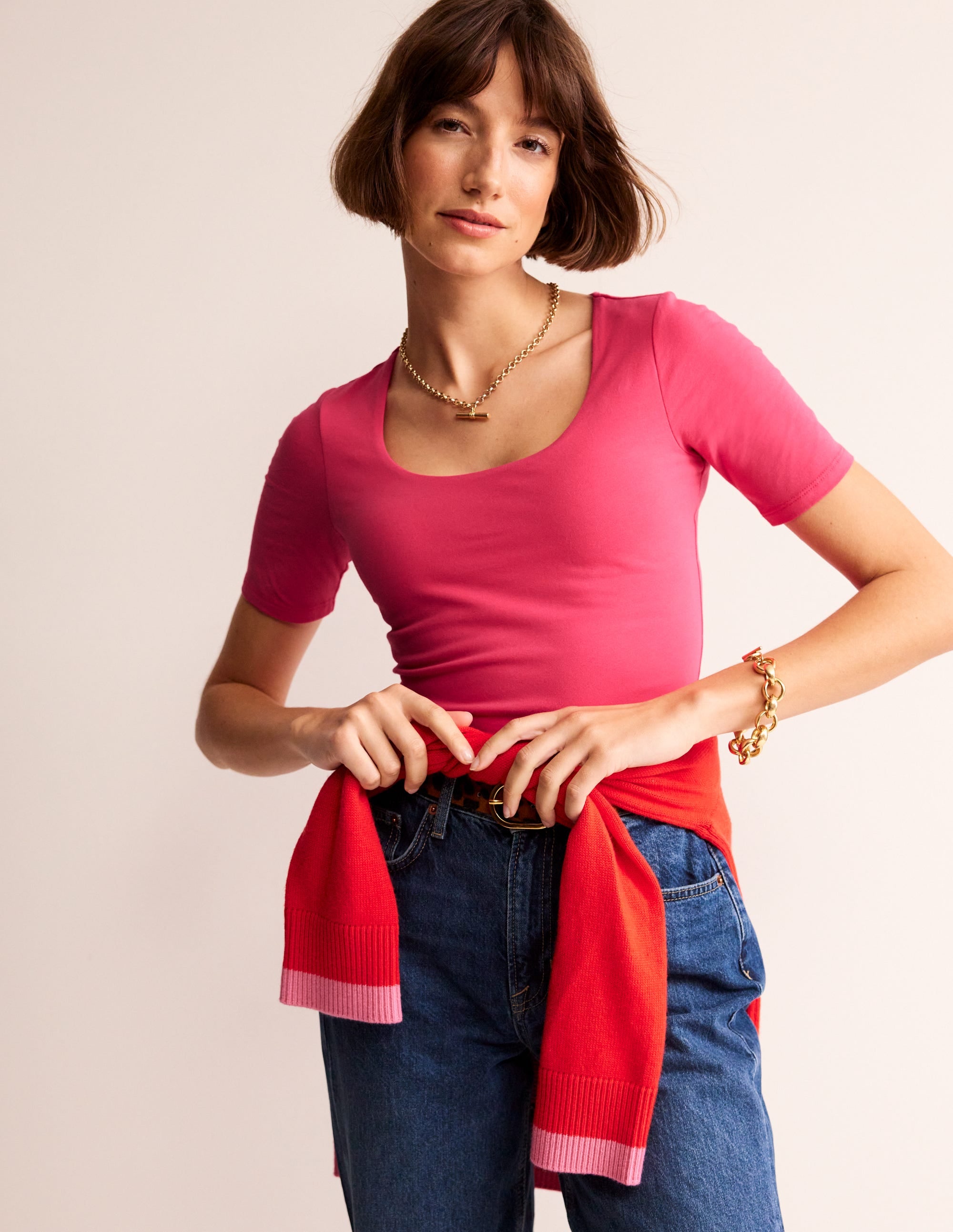 Doppellagiges T-Shirt mit tiefem Rundhalsausschnitt-Rosa neu gedacht - Image 2