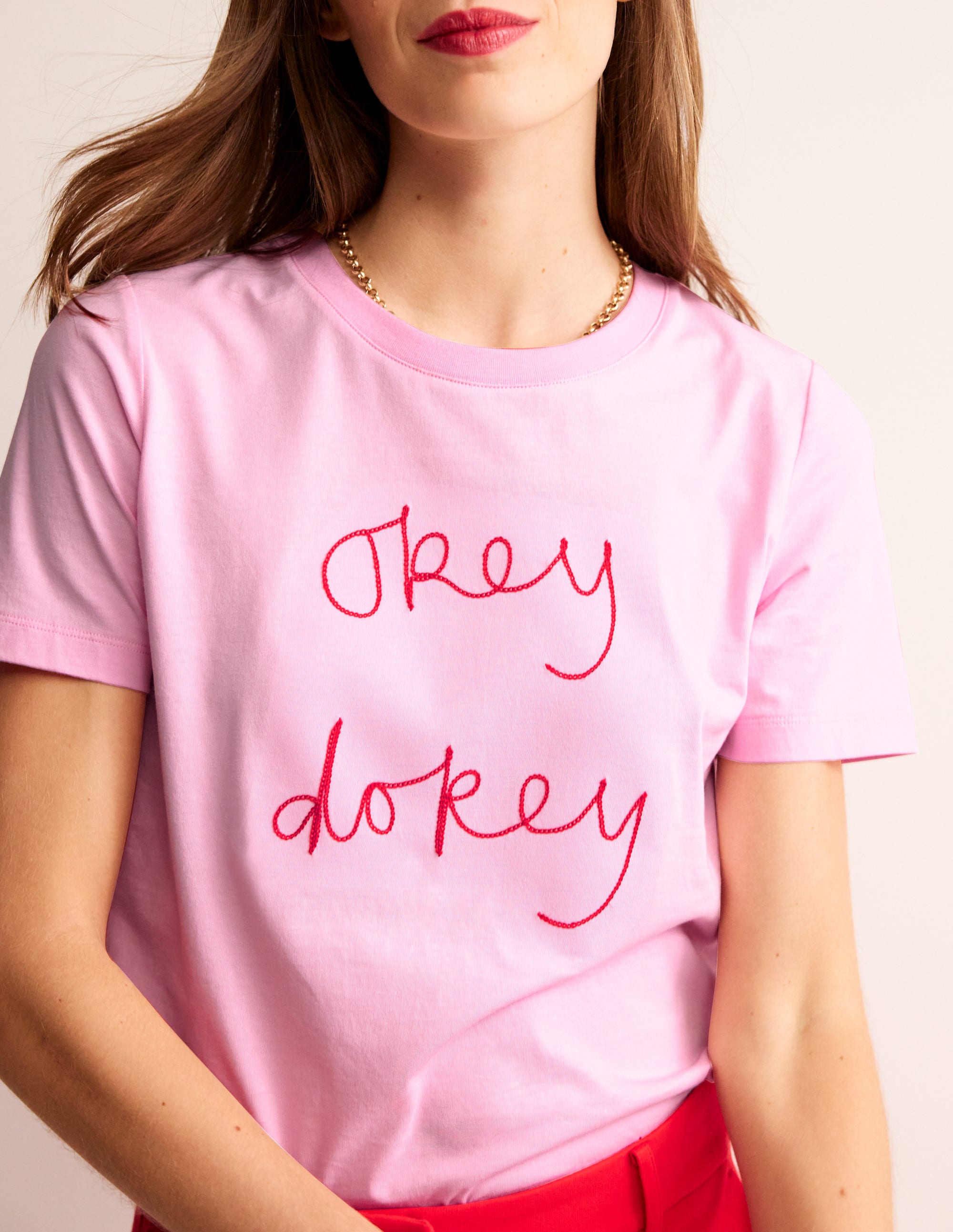 Rosa Besticktes T-Shirt-Süßer Flieder, Okey Dokey - Image 2