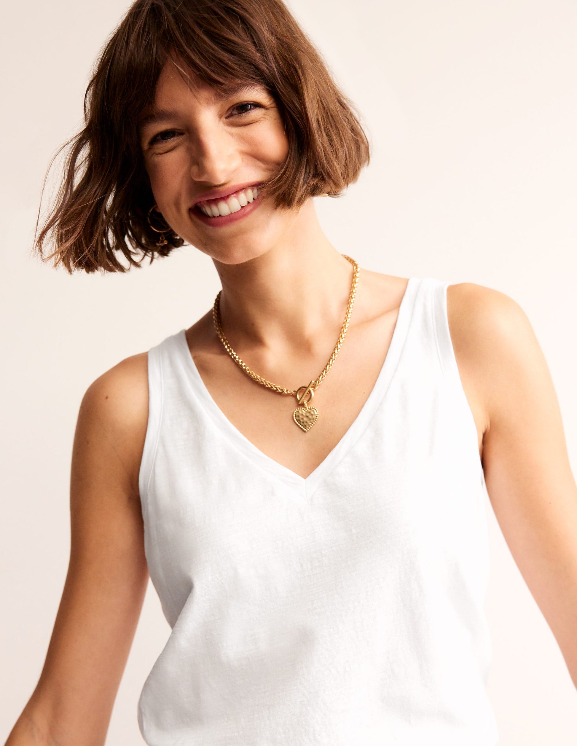 Regular V-Neck Slub Vest-White-2