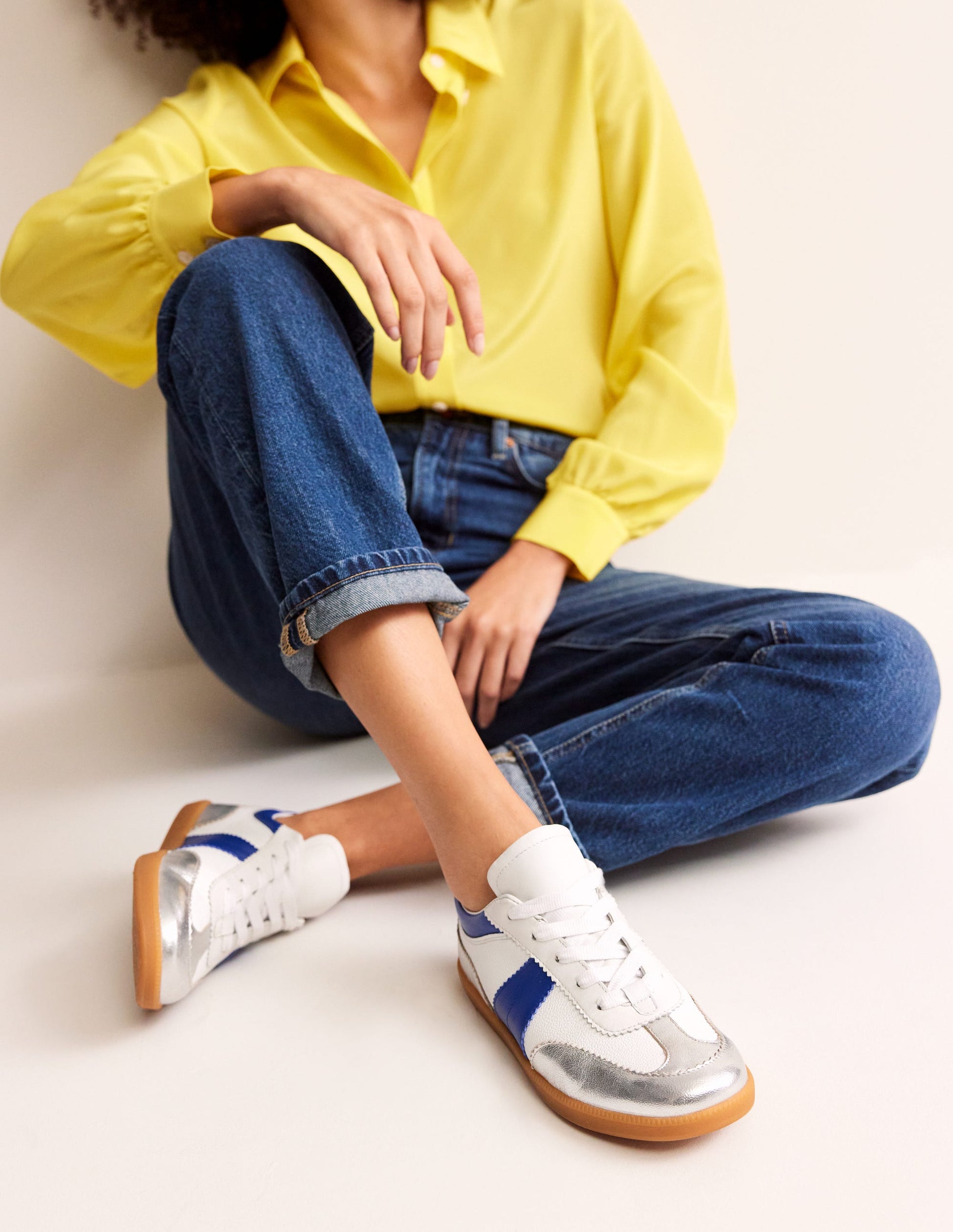 Erin Retro-Tennisschuhe-Weiß, leuchtendes Blau und Silber-1