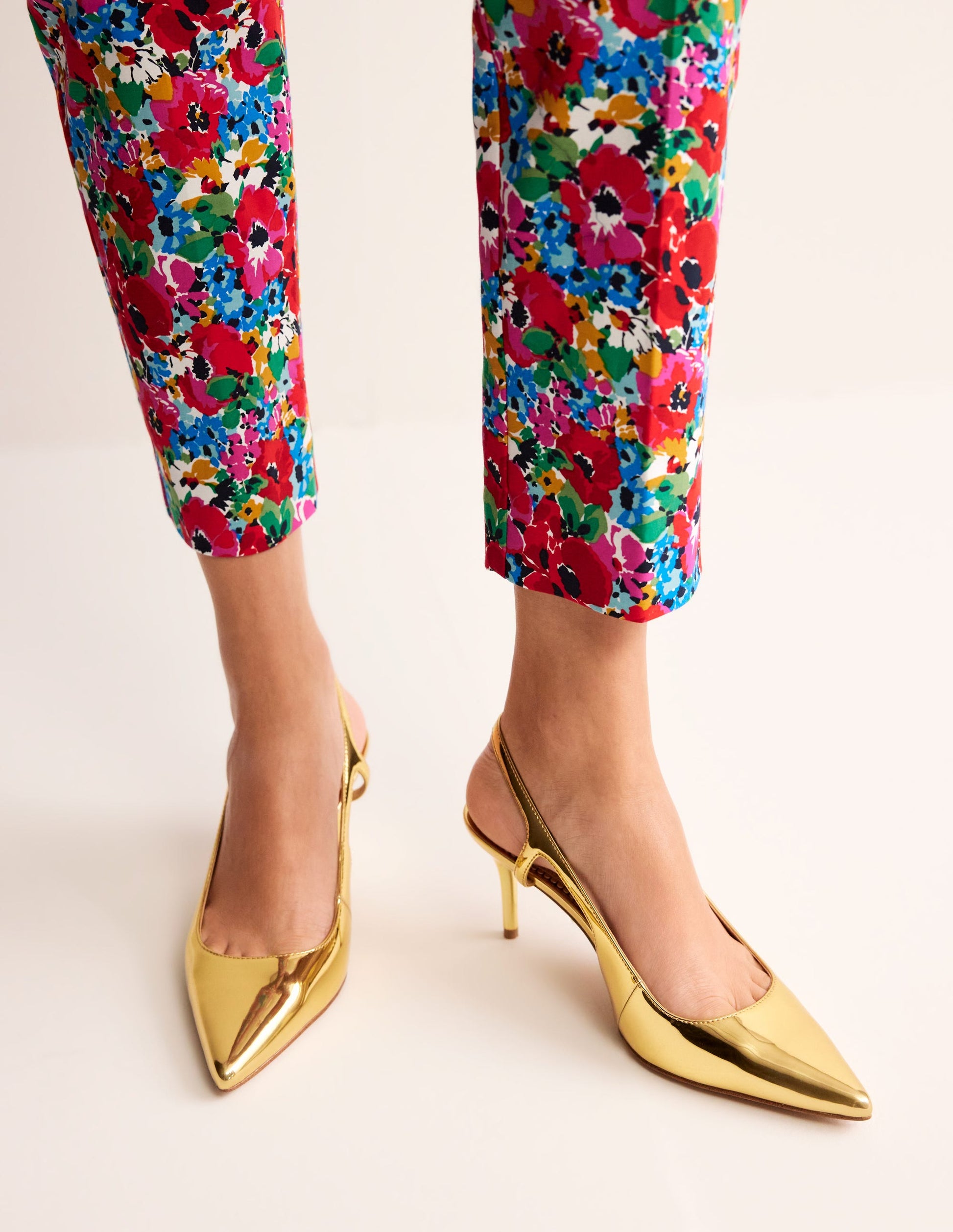 Riemchenpumps mit Cut-out-Gold Spiegelglanz-1