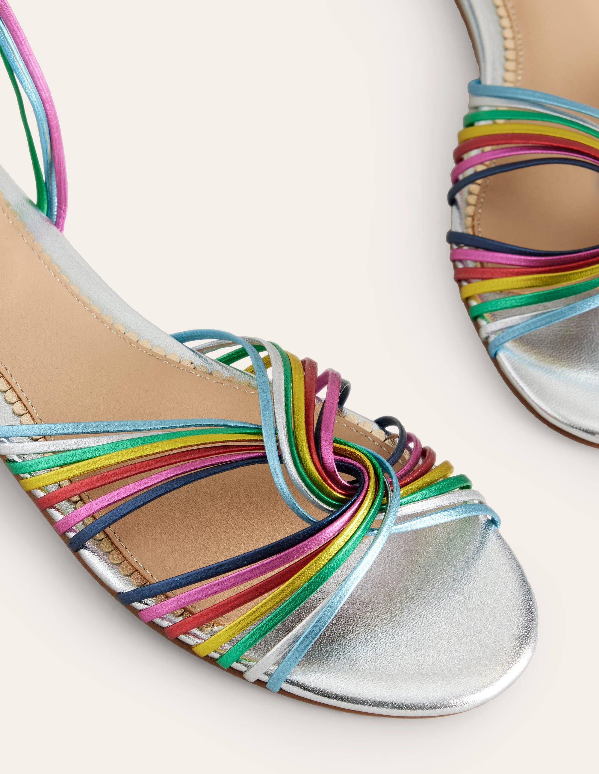 Flache Sandalen mit Twistdetail-Bunt Metallic-Leder - Image 5