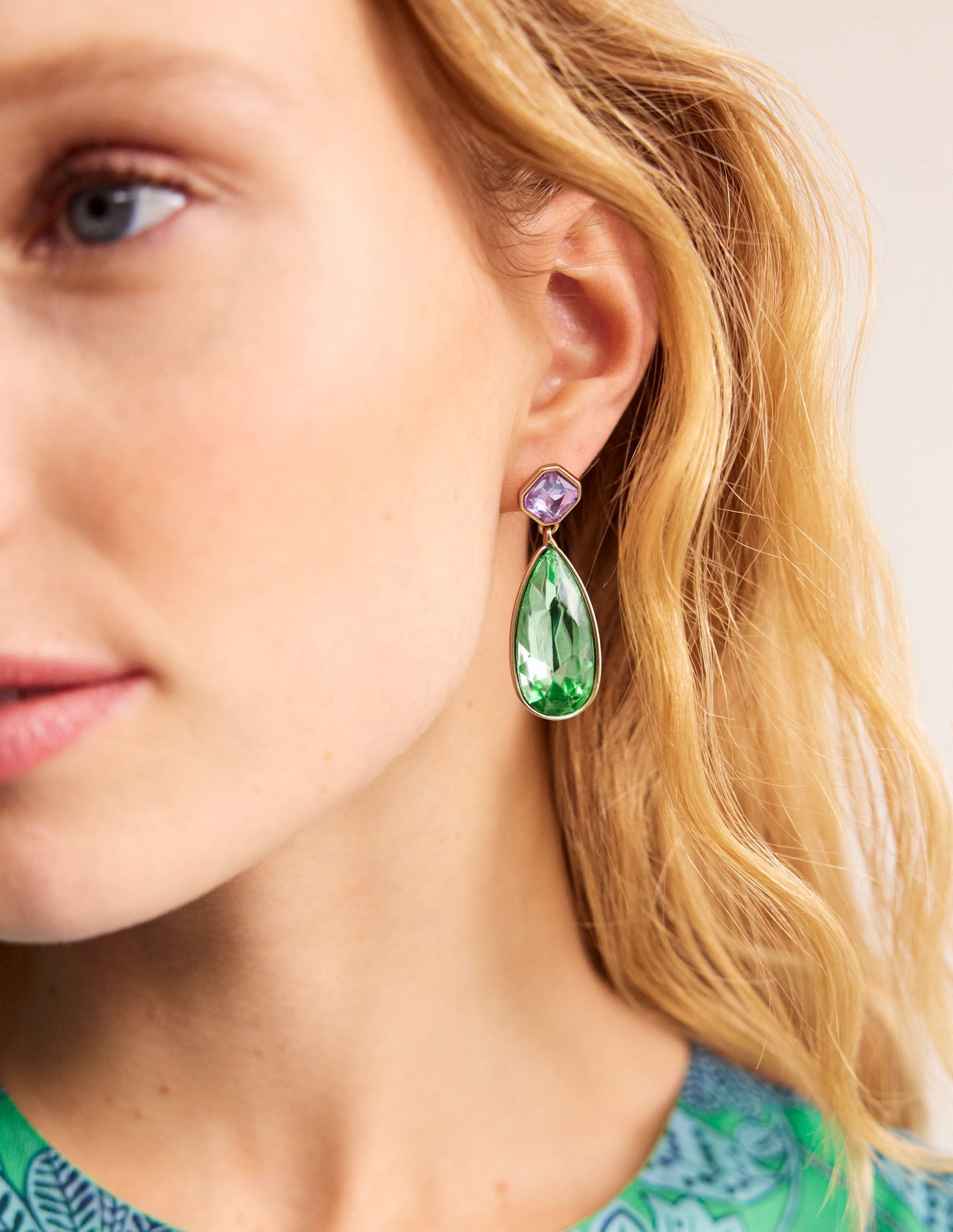 Boucles d'oreilles saisissantes à pierres-Vert et lilas-1