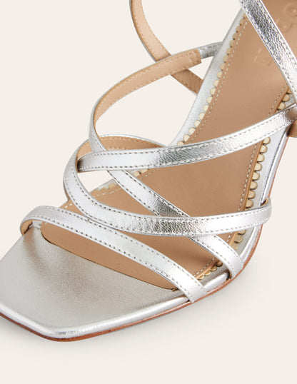 Absatzsandalen mit mehreren Riemen-Silber Metallic-Leder