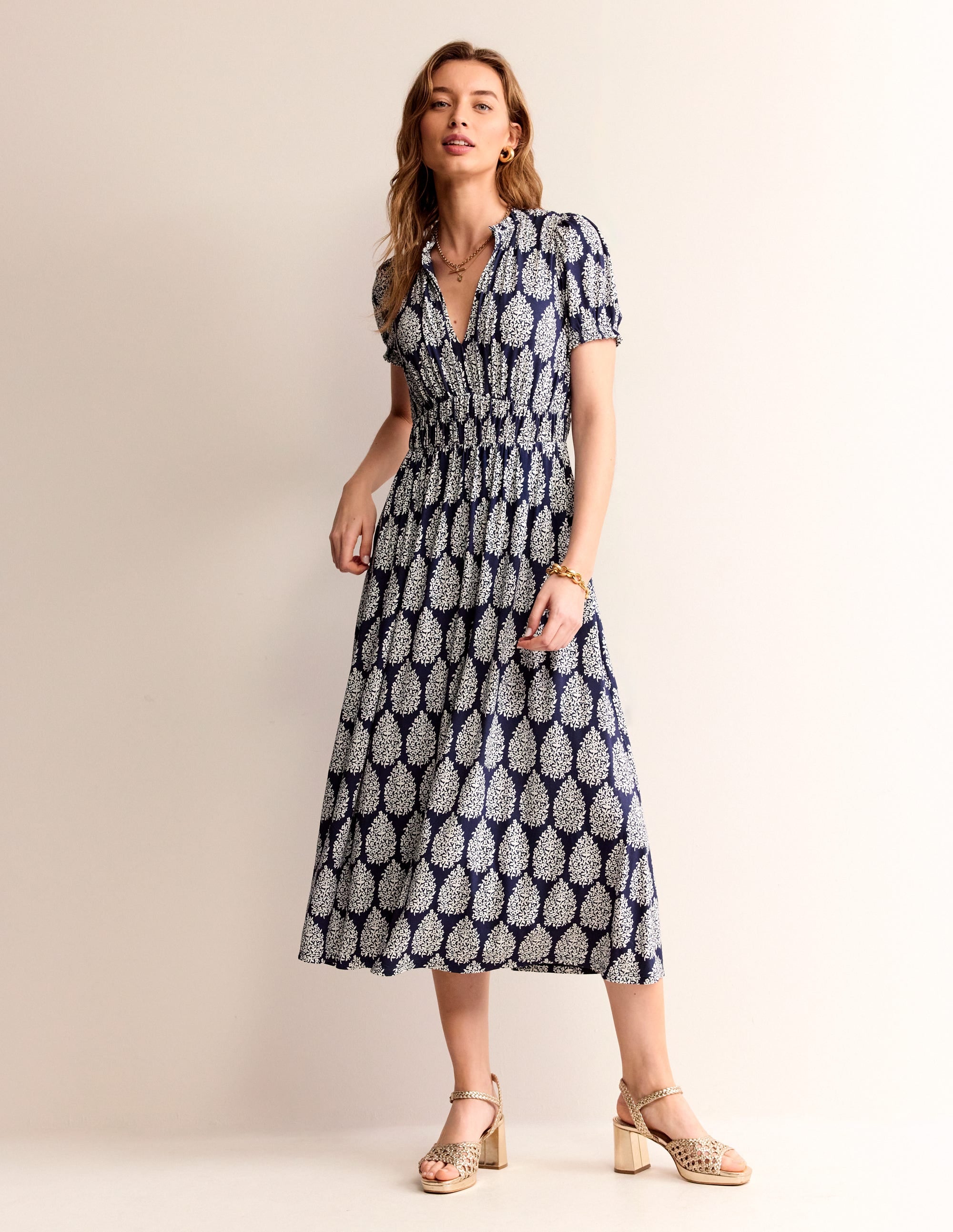 Rosanna Midi-Teekleid aus Jersey-Französisch-Marineblau, Blümchen-Paisley - Image 1