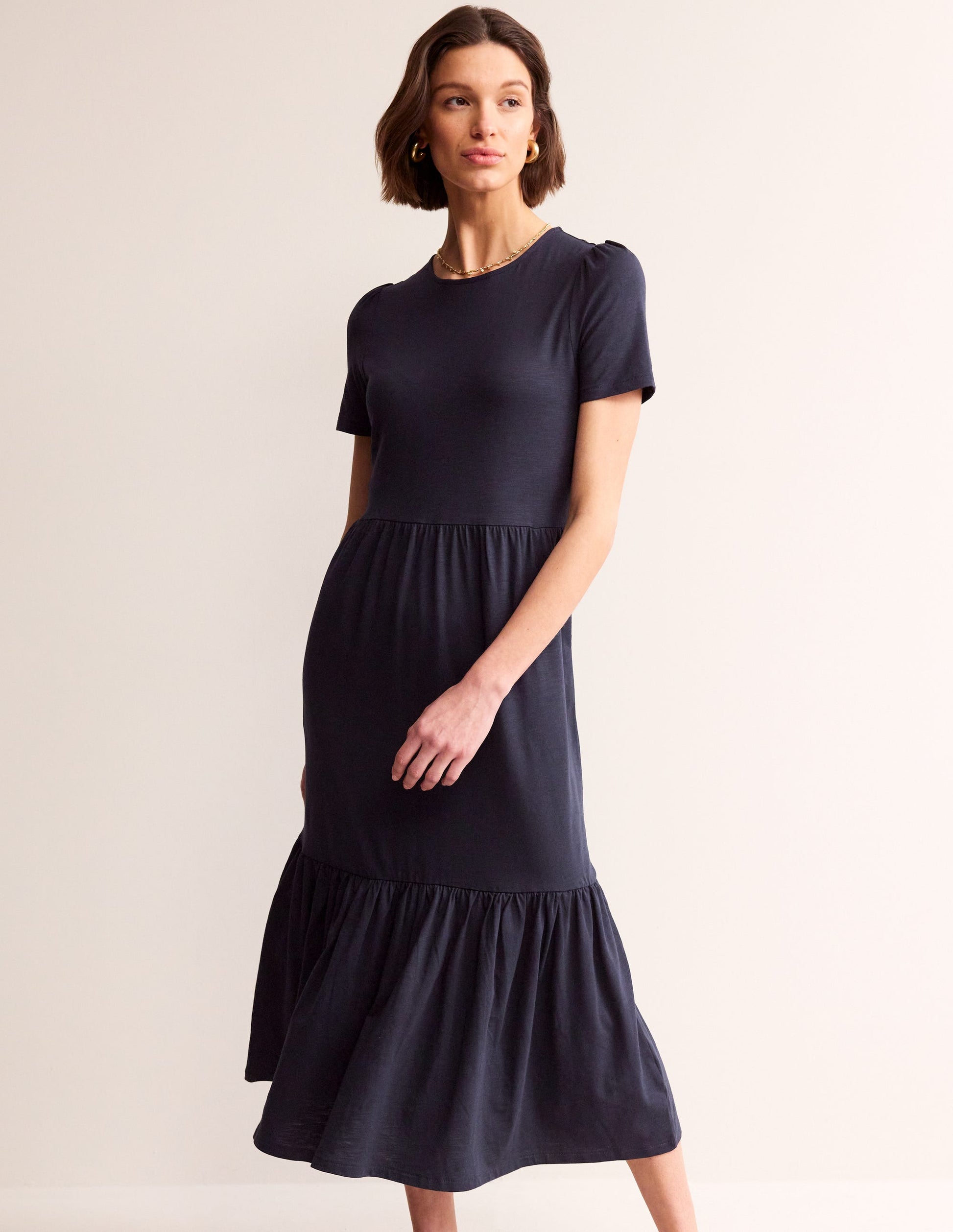 Emma Gestuftes Jersey-Midikleid-Marineblau-1
