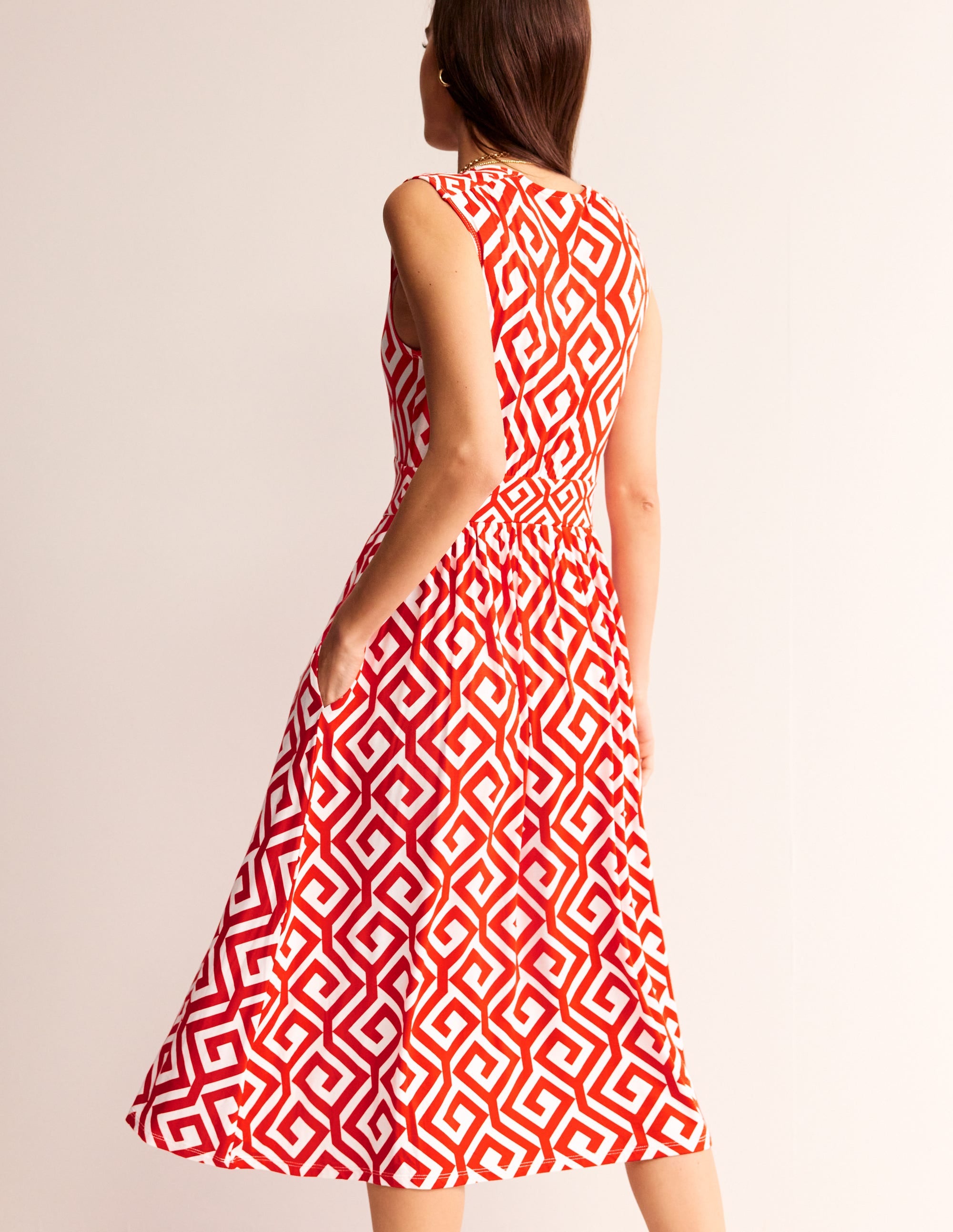 Robe midi Thea sans manches-Flamme écarlate, labyrinthe - Image 4
