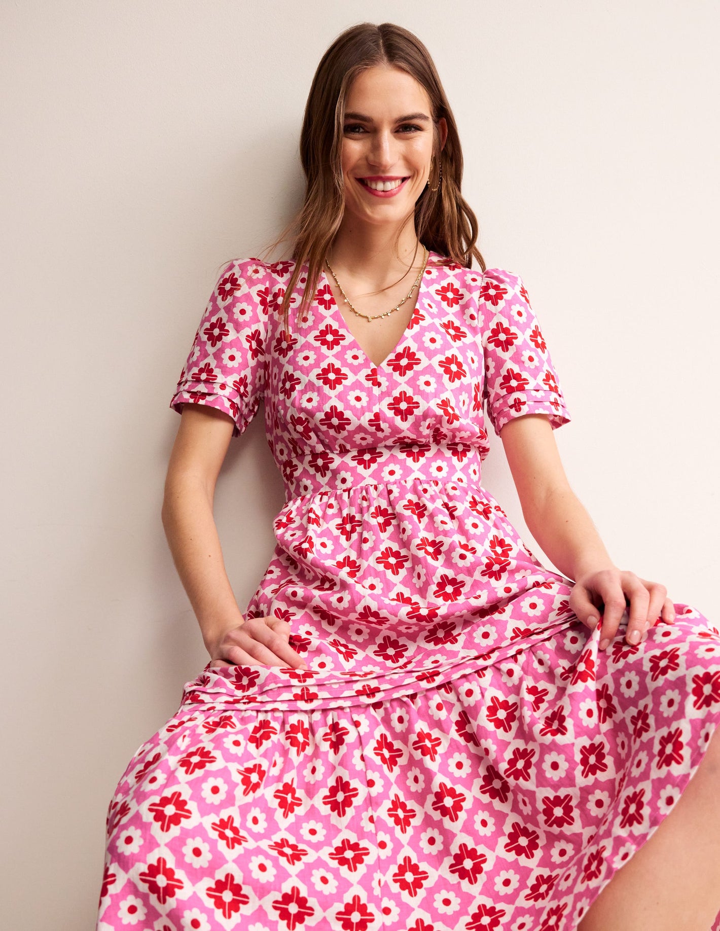 Eve Midikleid aus Leinen-Pink Power, Geometrischer Stempel