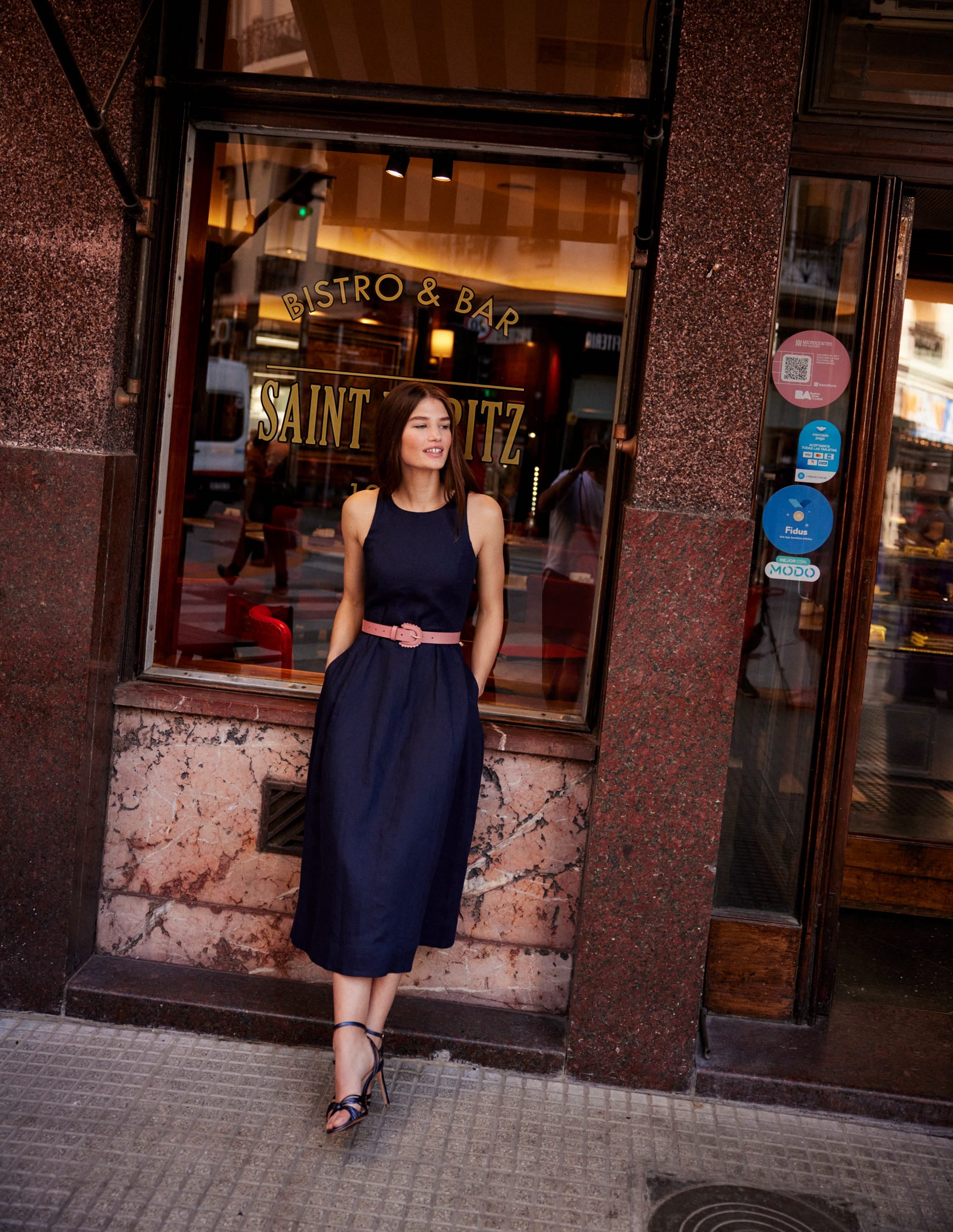 Robe midi Carla en lin-Bleu Marine, Petits Pois - Image 5