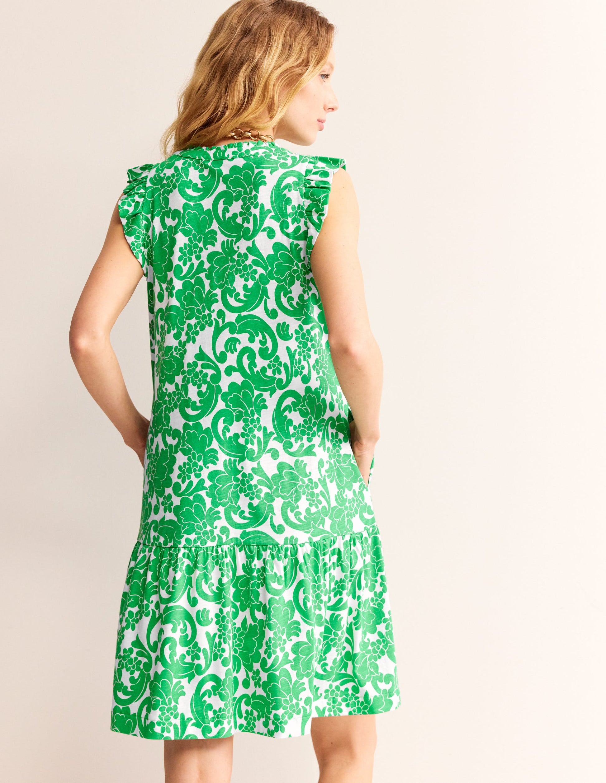 Robe courte Daisy volantée en jersey-Vert vif, motif Opulent Whirl-3