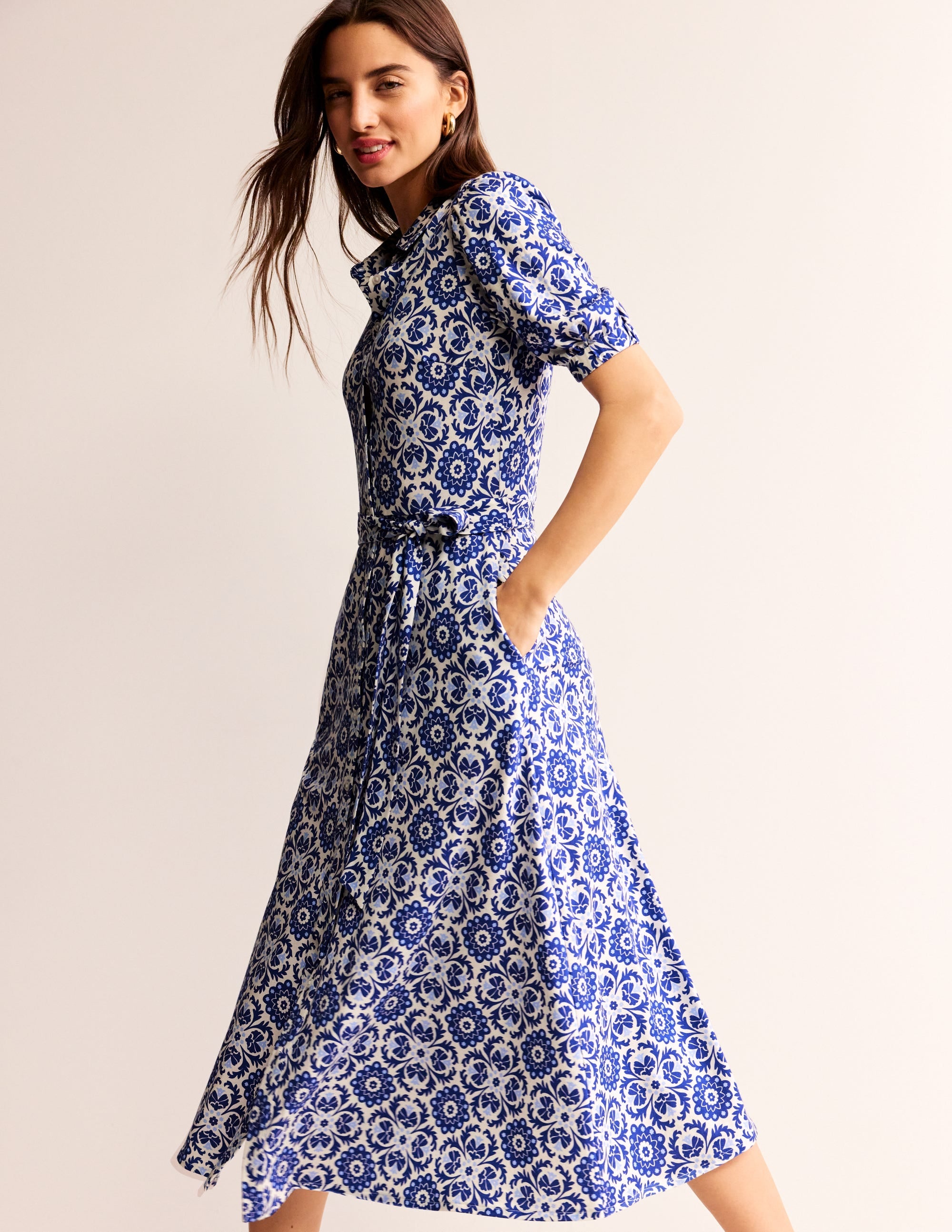 Libby Midi-Hemdblusenkleid aus Jersey-Surf the Web, Mosaik Blüte - Image 1