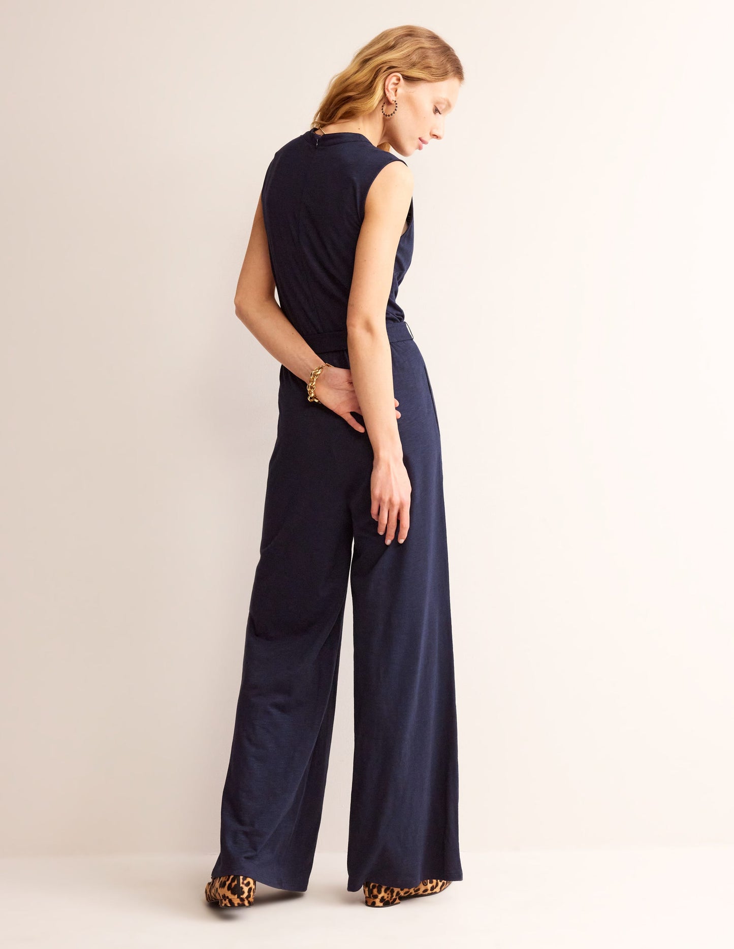 Naomi Jersey-Jumpsuit mit gekerbtem Ausschnitt-Marineblau