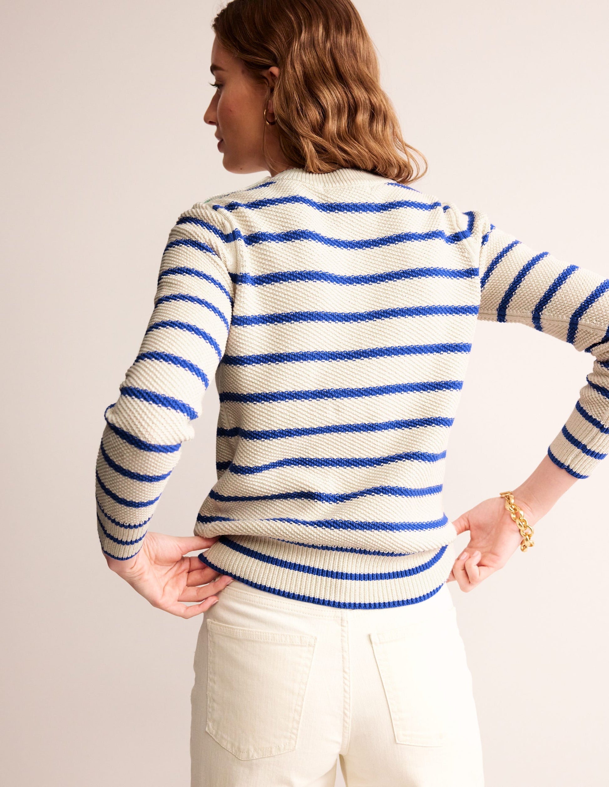 Pullover mit Knopfdetail und Ziernaht-Warmes Naturweiß/Saphirblau-3