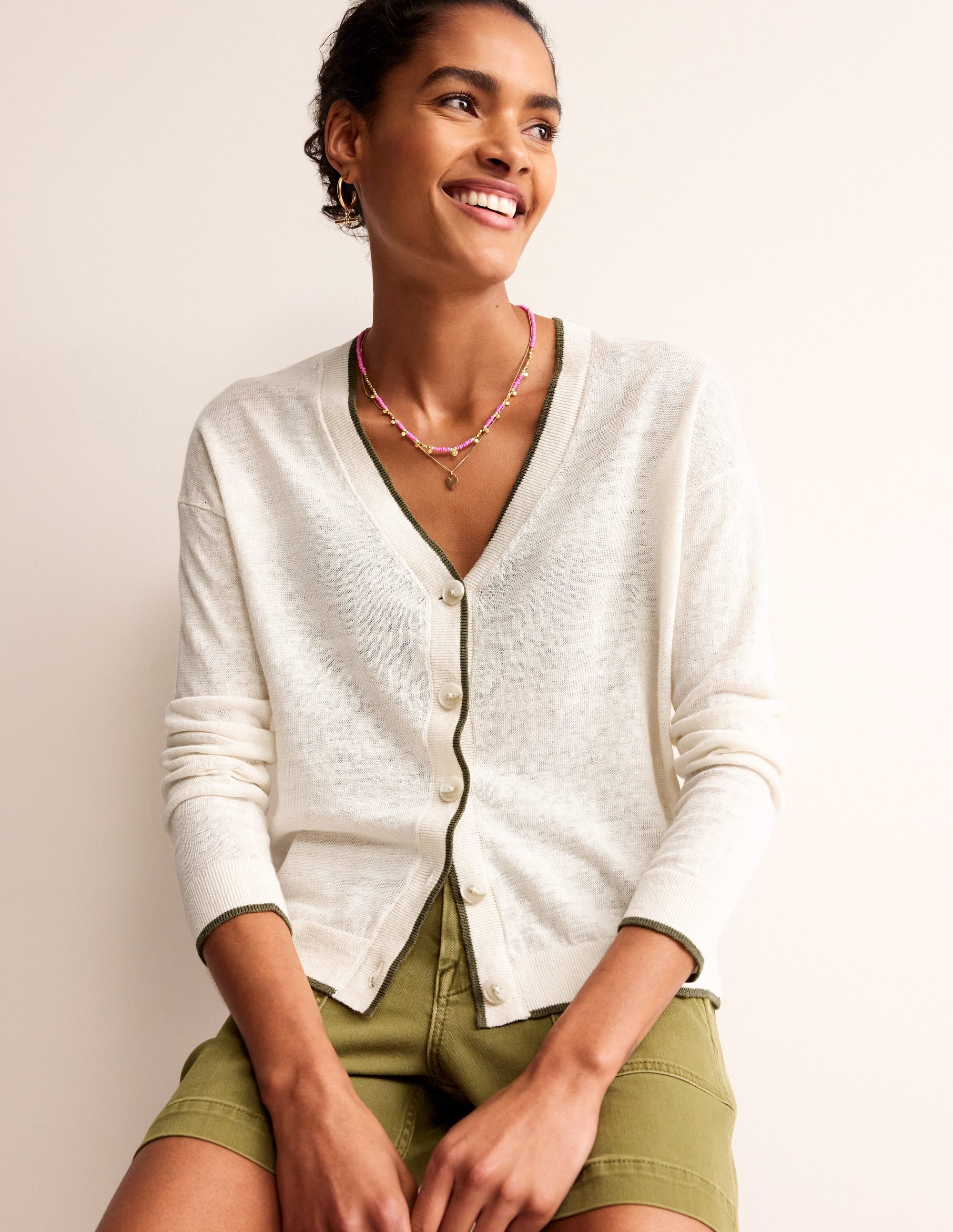 Gilet col V Maggie en lin-Black - Image 1