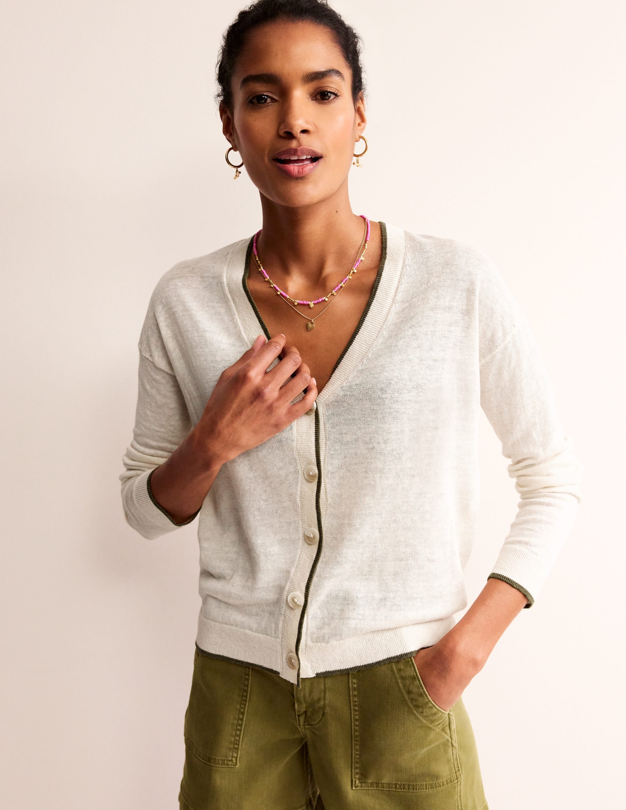 Gilet col V Maggie en lin-Black - Image 4
