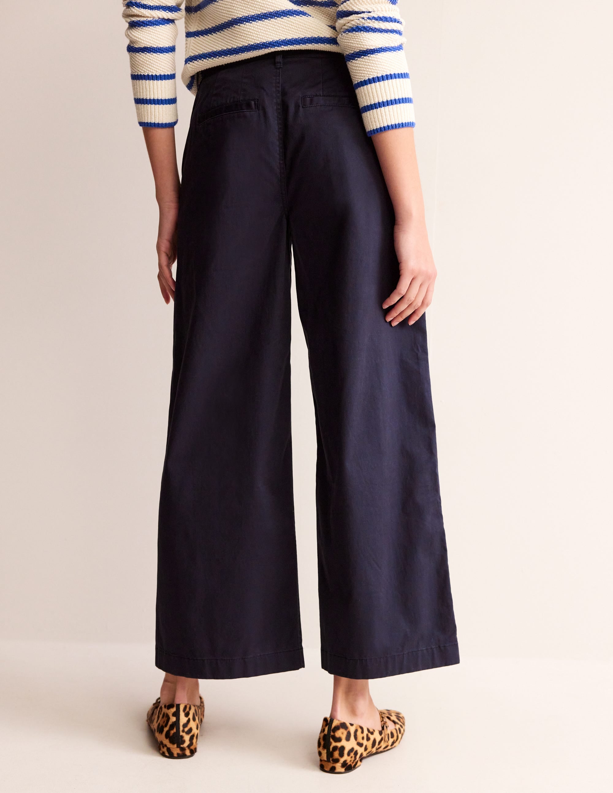 PANTALON CHINO LARGE BARNSBURY-Bleu Marine, Petits Pois - Image 3