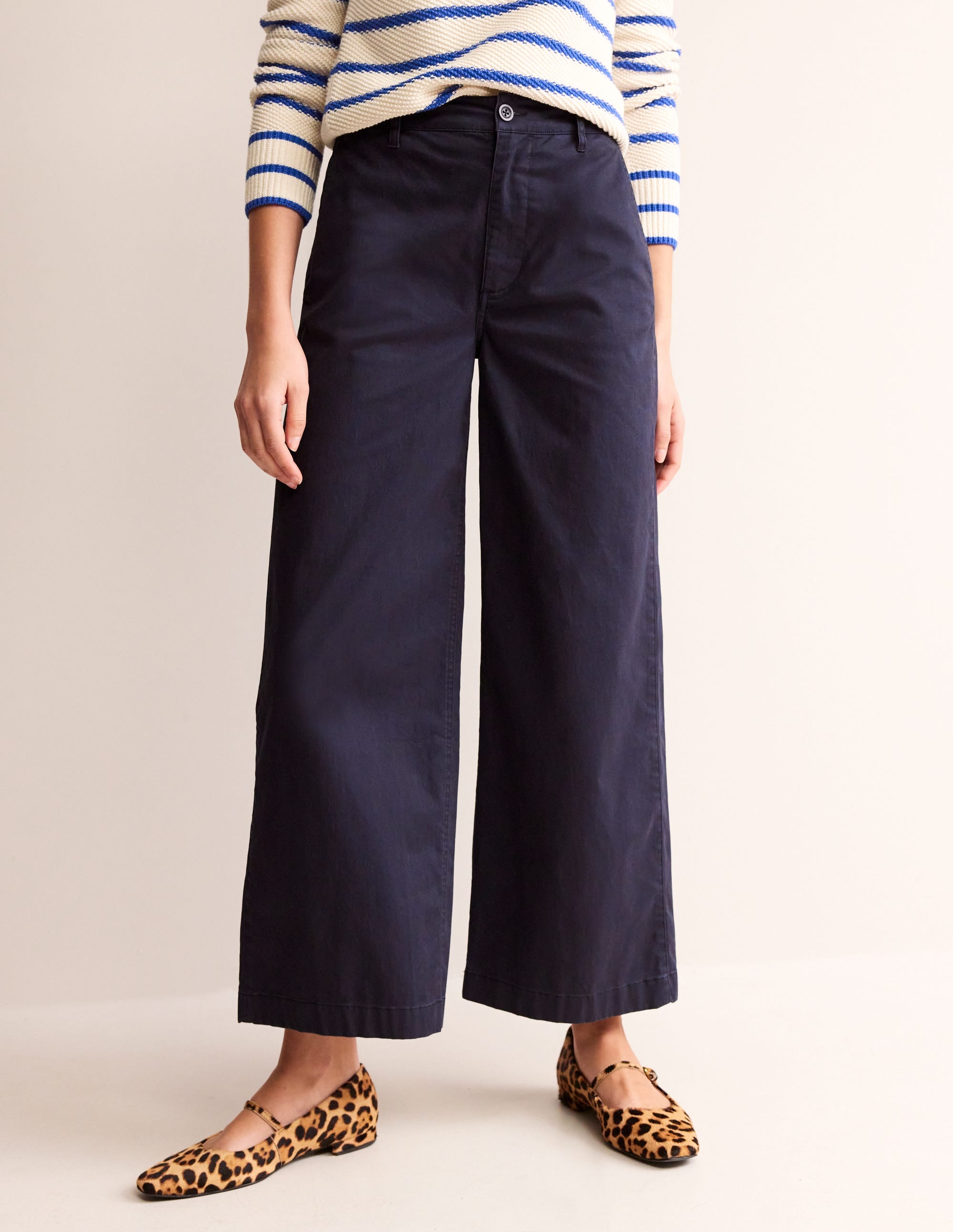 PANTALON CHINO LARGE BARNSBURY-Bleu Marine, Petits Pois - Image 4