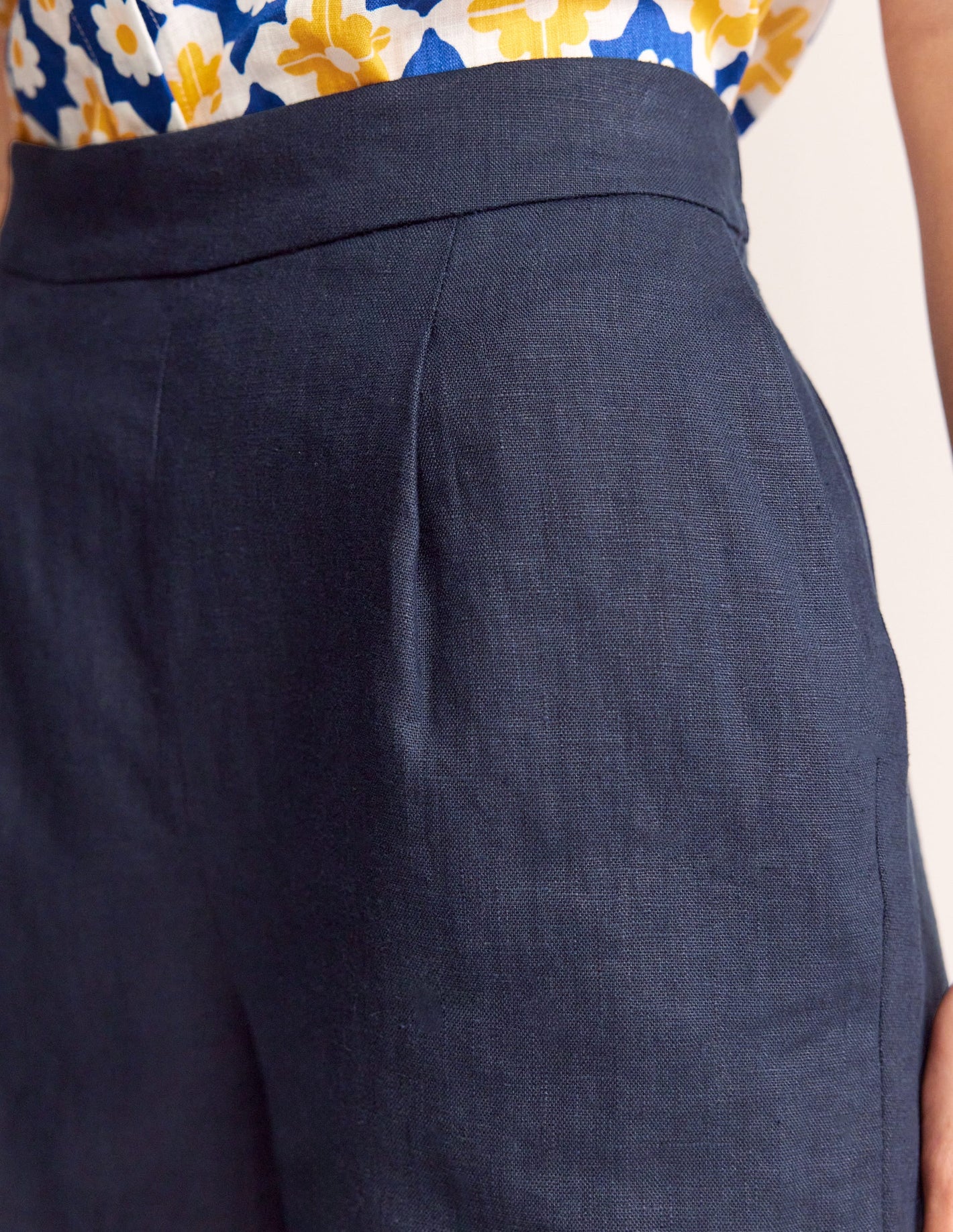 Hampstead Linen Shorts-Navy