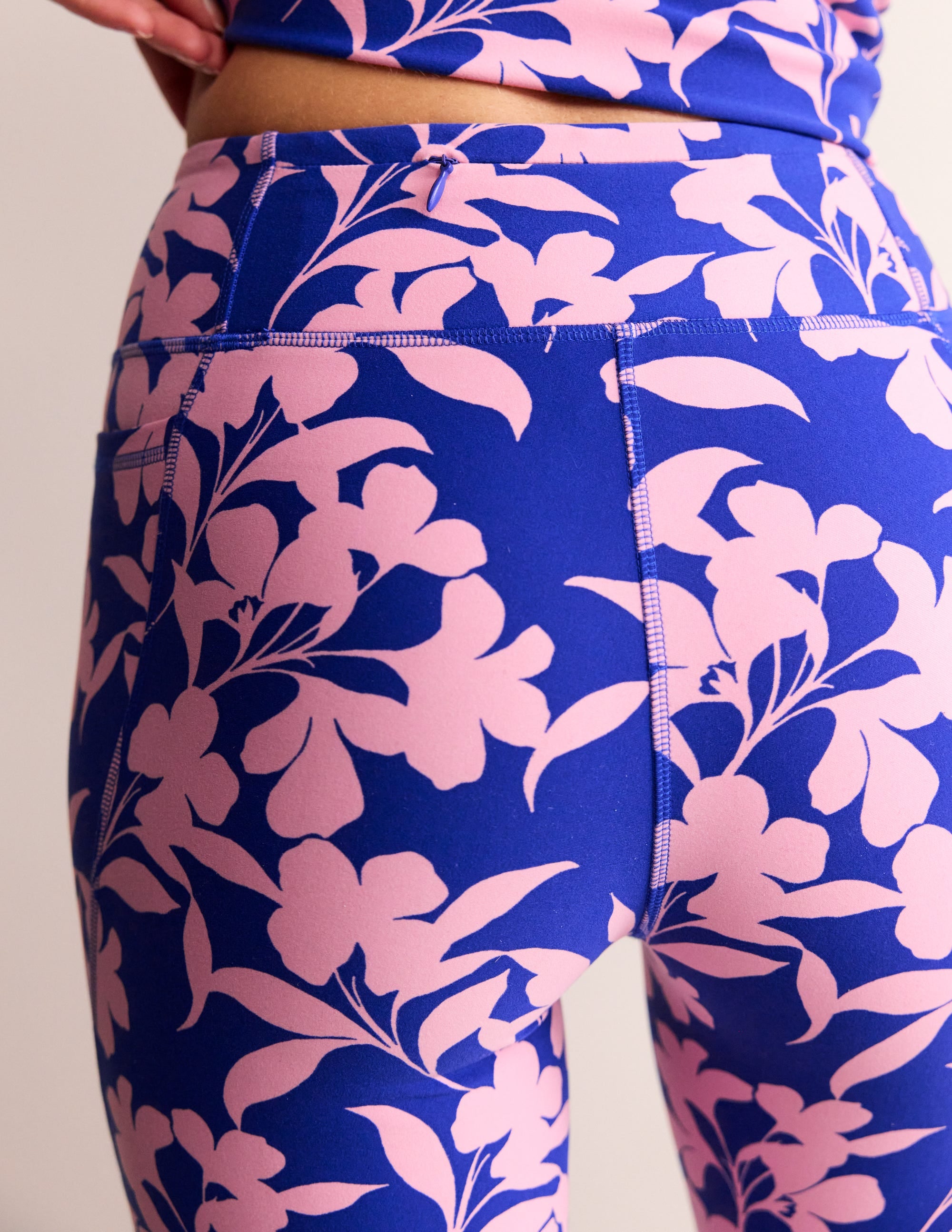 High Waist Pocket Leggings-Rose, Silhouette Bloom - Image 2