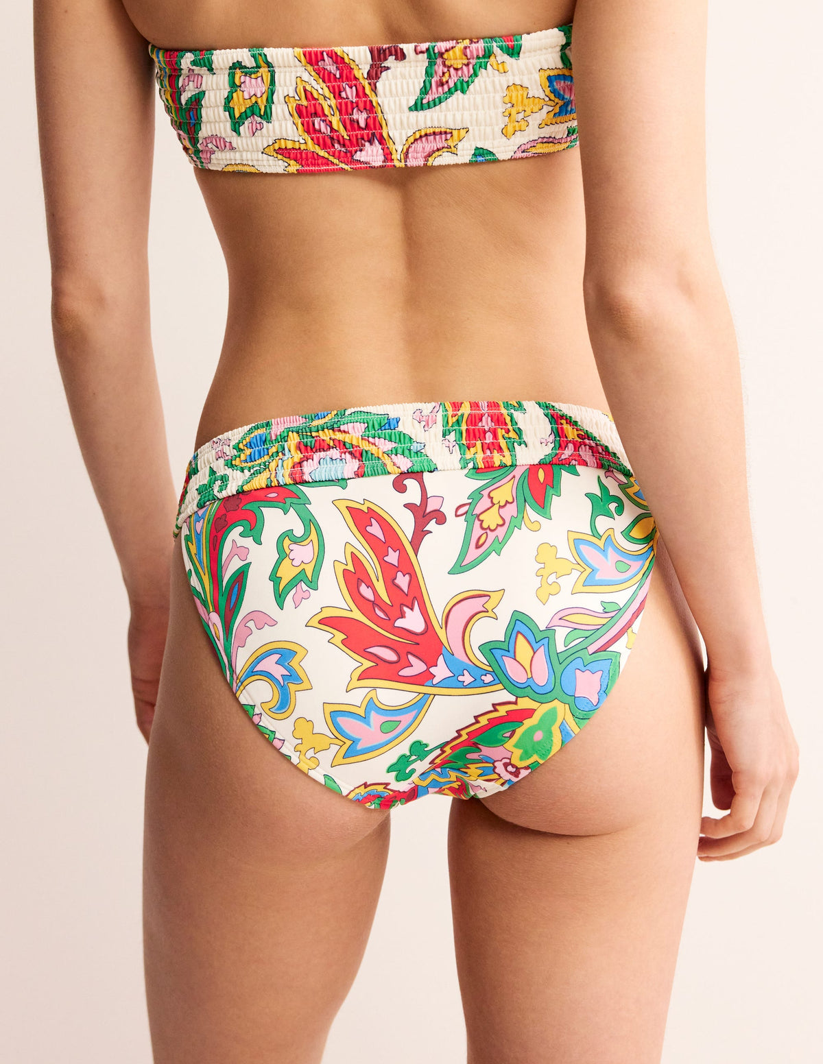 Milos Gesmokte Bikinihose-Naturweiß, Paisley Azurblau - Image 3