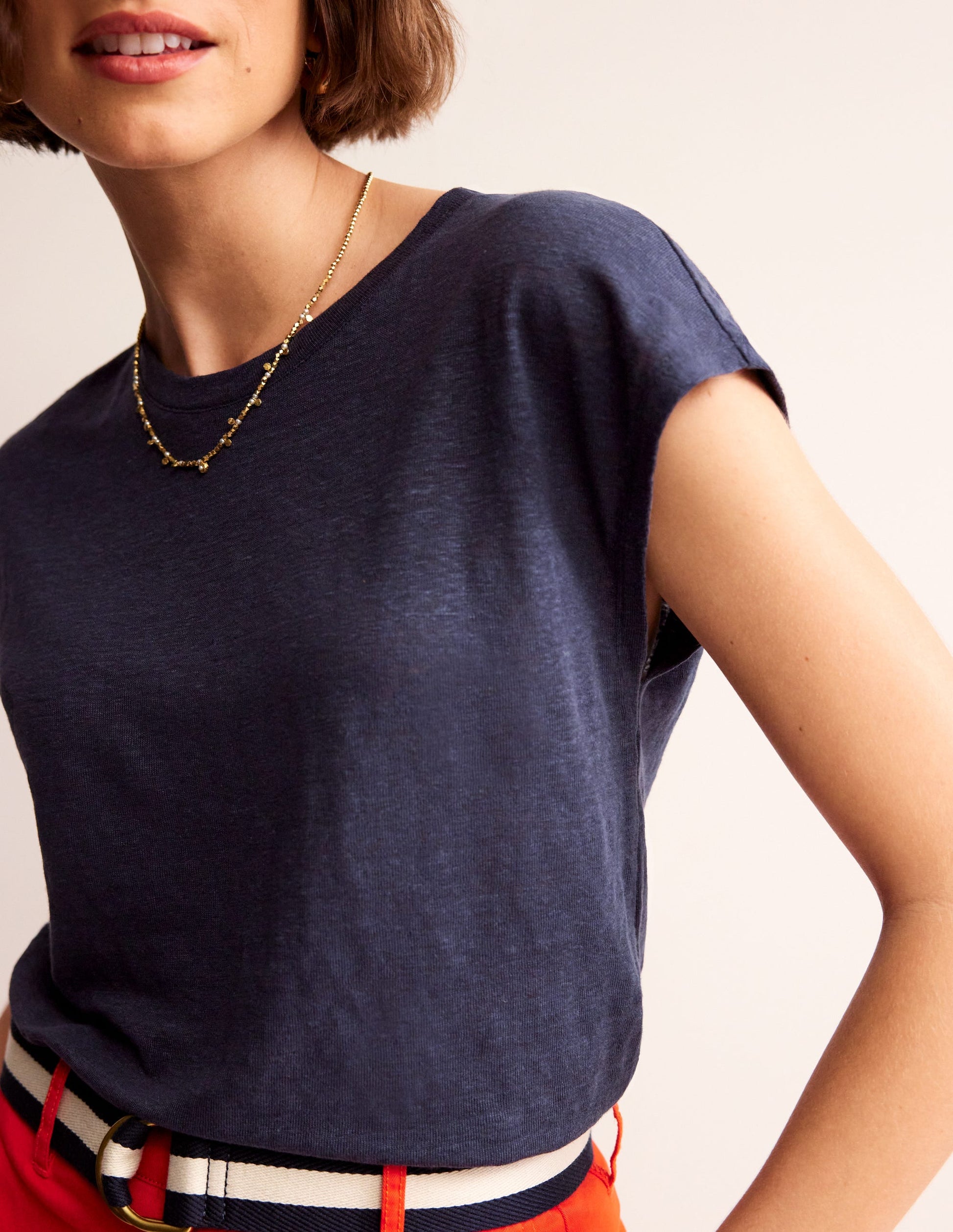 Louisa Leinen-T-Shirt mit Rundhalsausschnitt-Marineblau-2