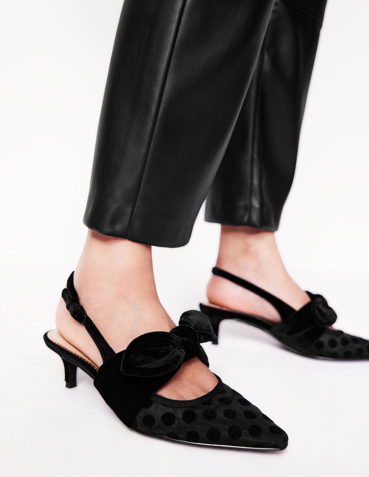 Kitten-Heels mit Schleife-Punkte Mesh