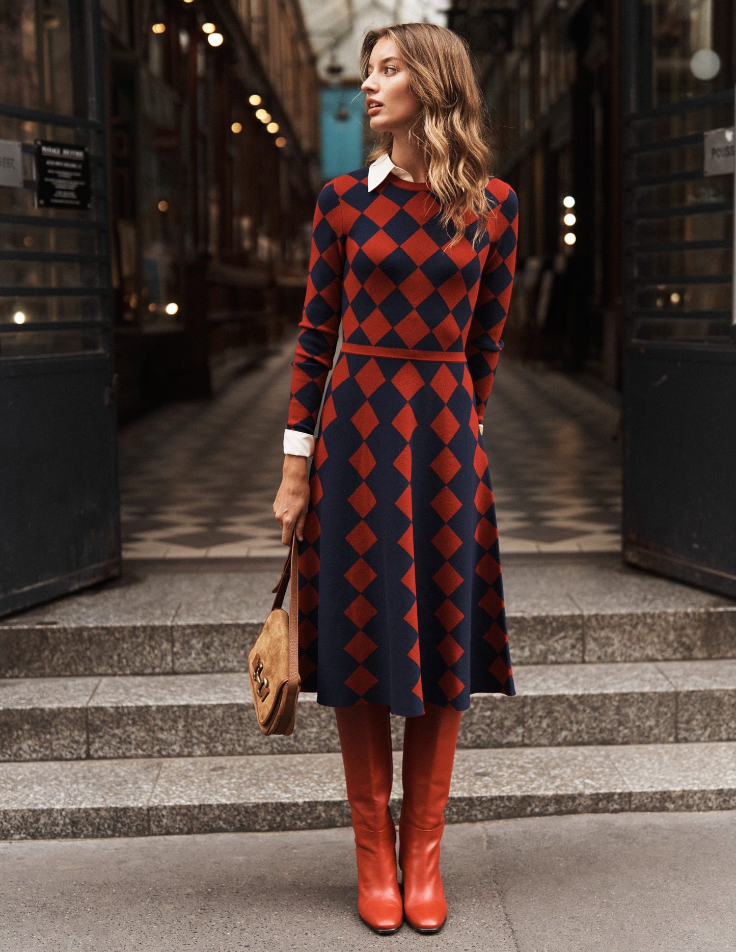 Maria Jacquard-Strickkleid-Argyle in Rot und Marineblau