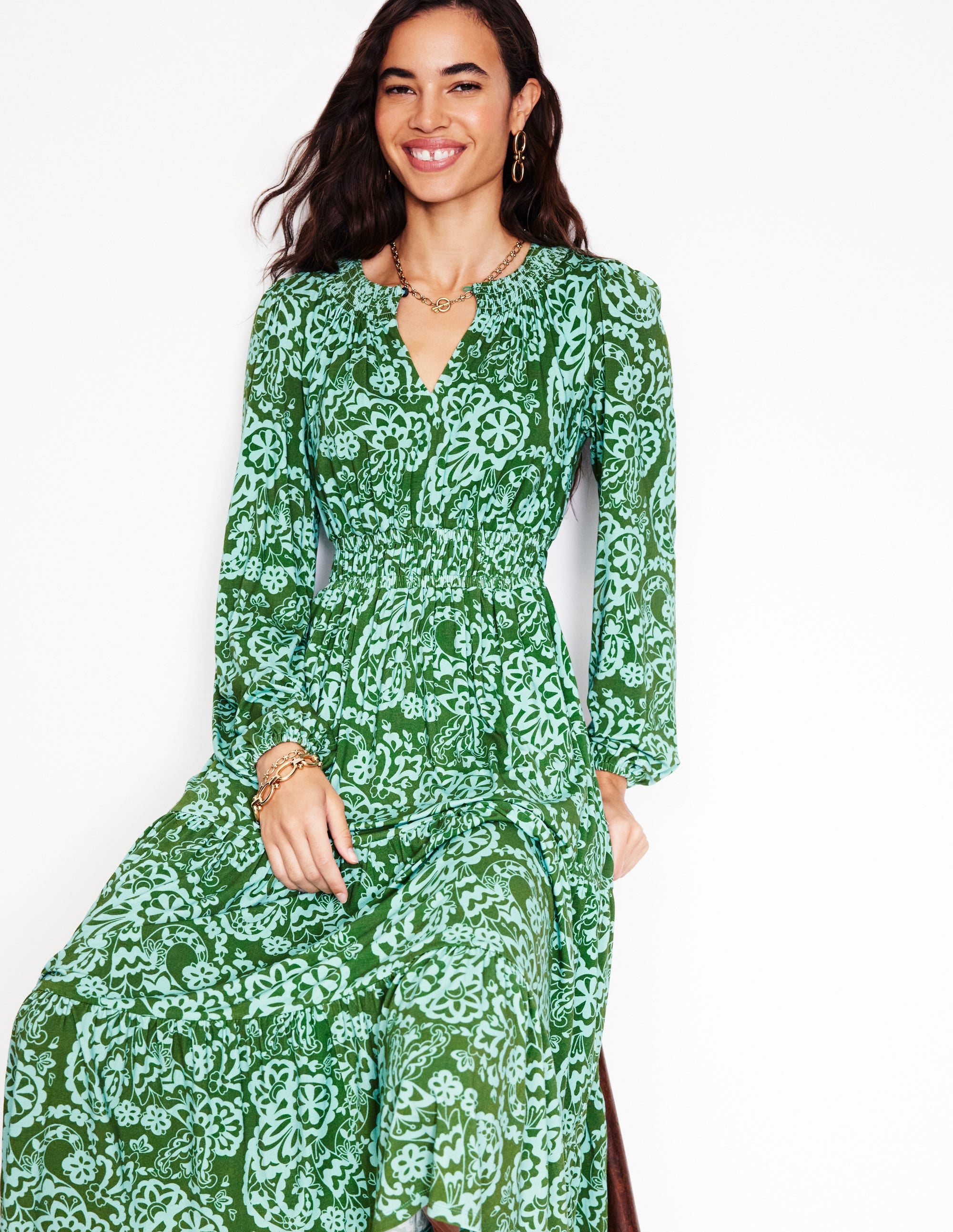 Gesmoktes, gestuftes Jersey-Midikleid-Bach, Paisley Kaskade - Image 4