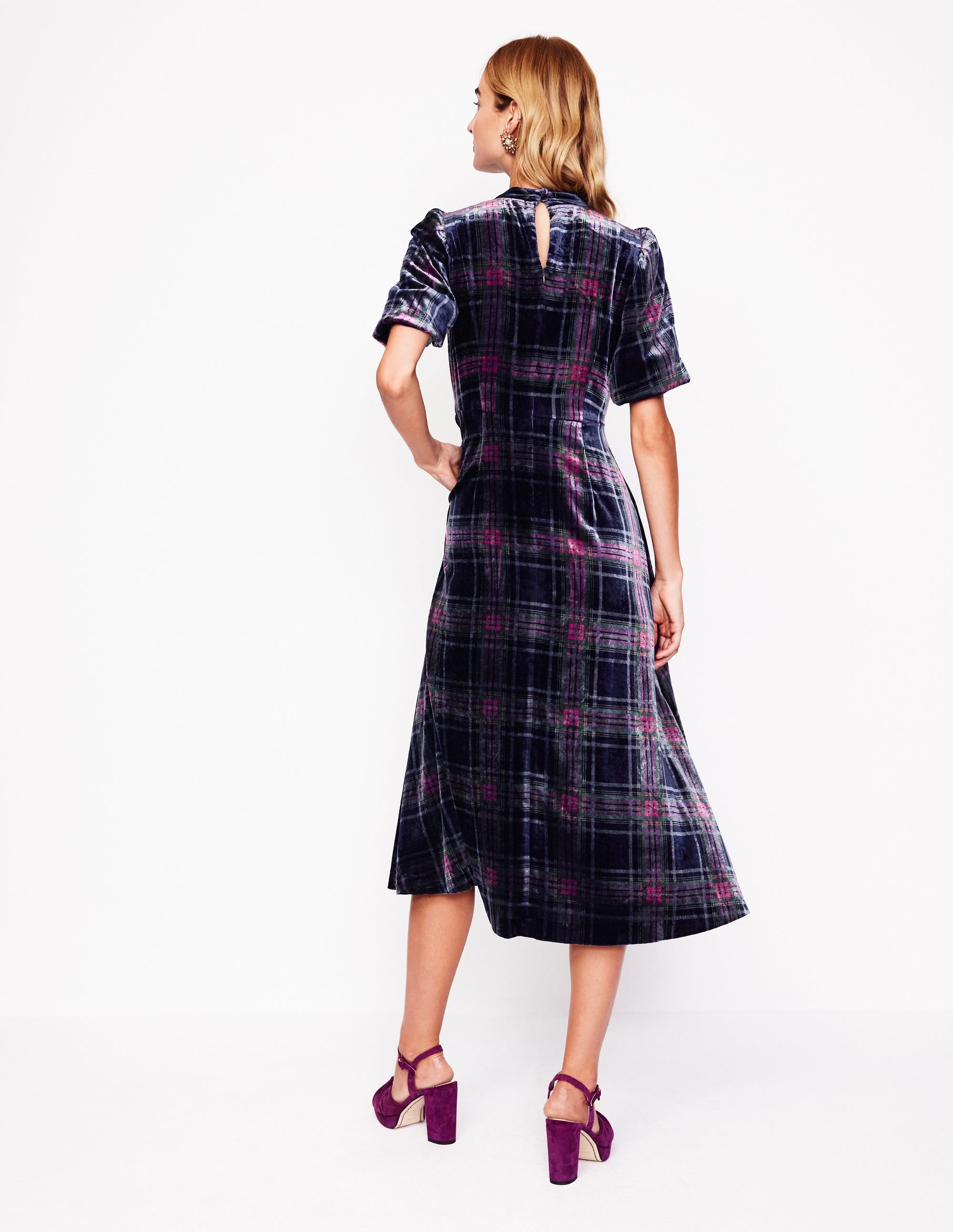 Hochgeschlossenes Samtkleid-Marineblau und Rot kariert - Image 3