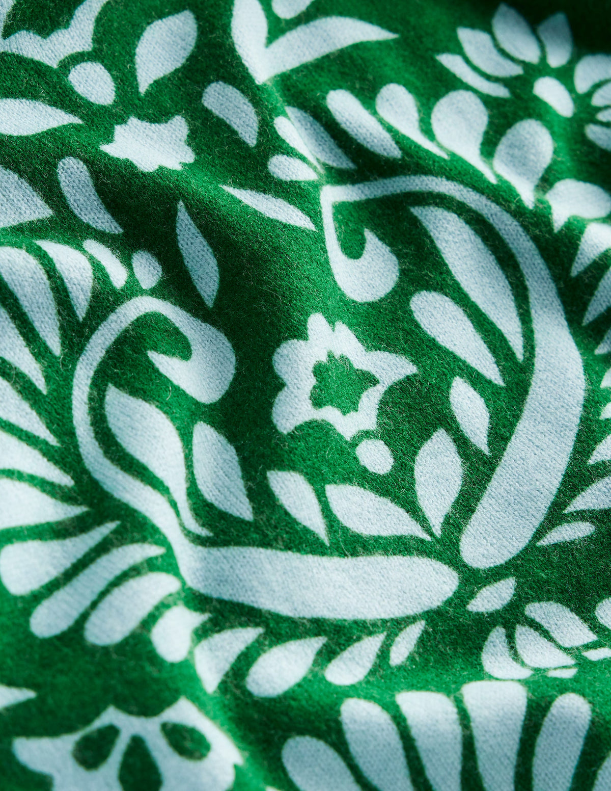 Eva Kaschmirpullover mit Rundhalsausschnitt-Kiefergrün, Dekorative Flora - Image 6
