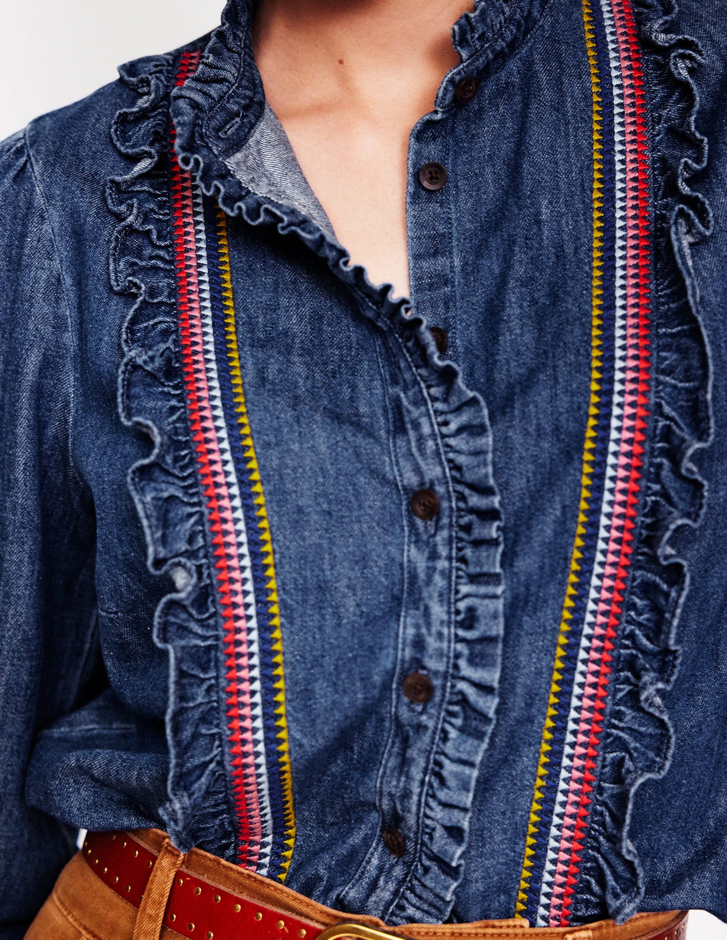 Isla Jeansbluse mit Rüschendetail-Denim, Stickerei