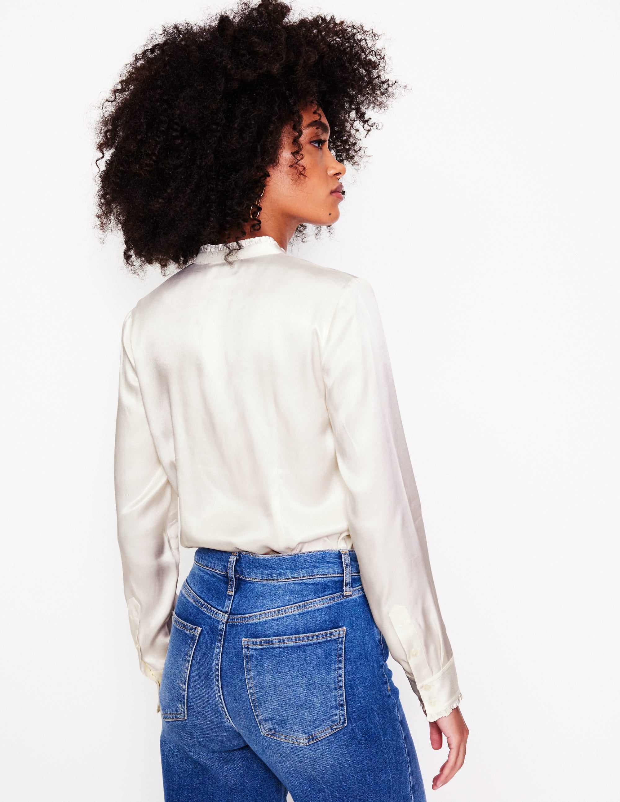 Phoebe Viskosehemd-Ivory and Navy Spot - Image 3
