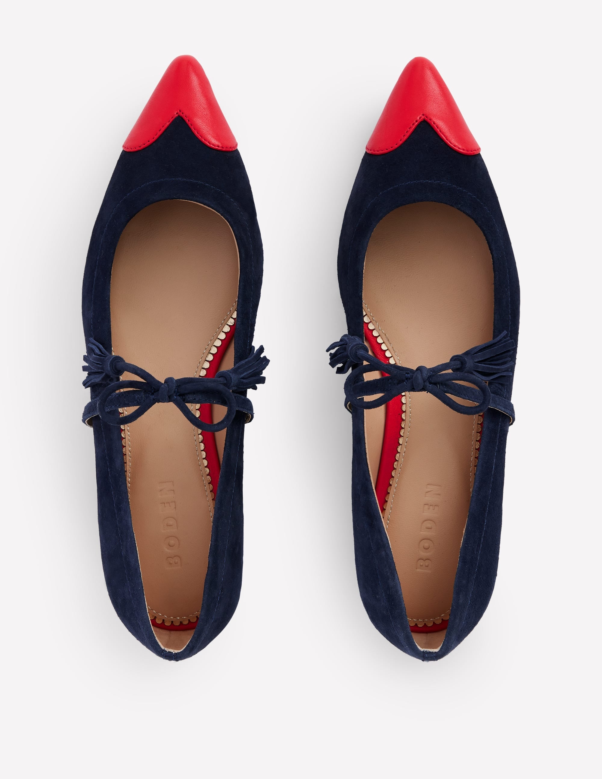 Chaussures plates à bout pointu et pampilles-Bleu marine et rouge coquelicot - Image 5