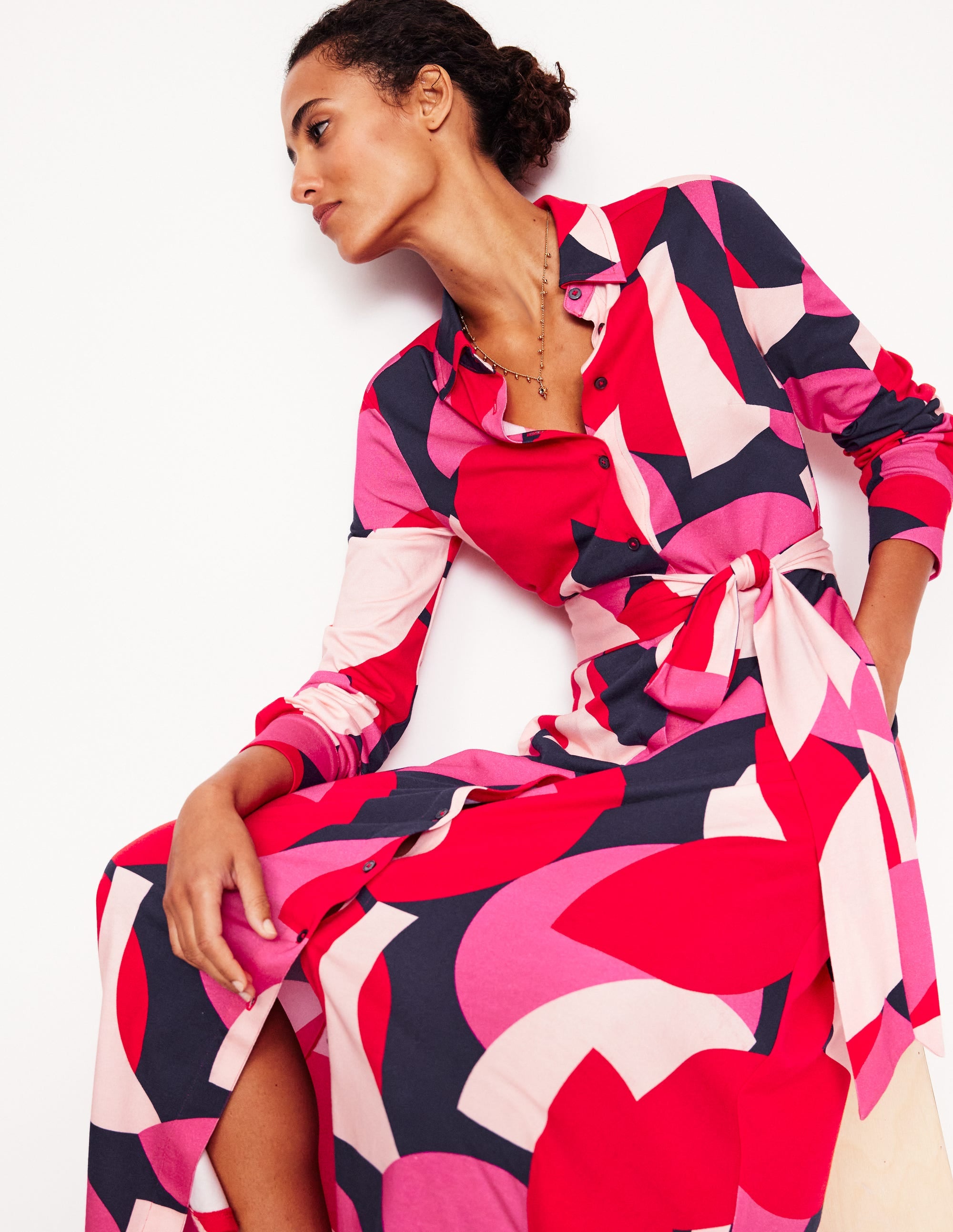 Marcia Jersey-Hemdblusenkleid-Mohnblumenrot, Motiv Geometric Shuffle - Image 4