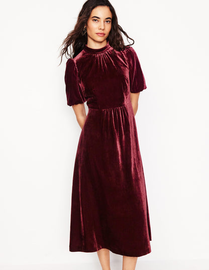 Hochgeschlossenes Samtkleid-Cabernet