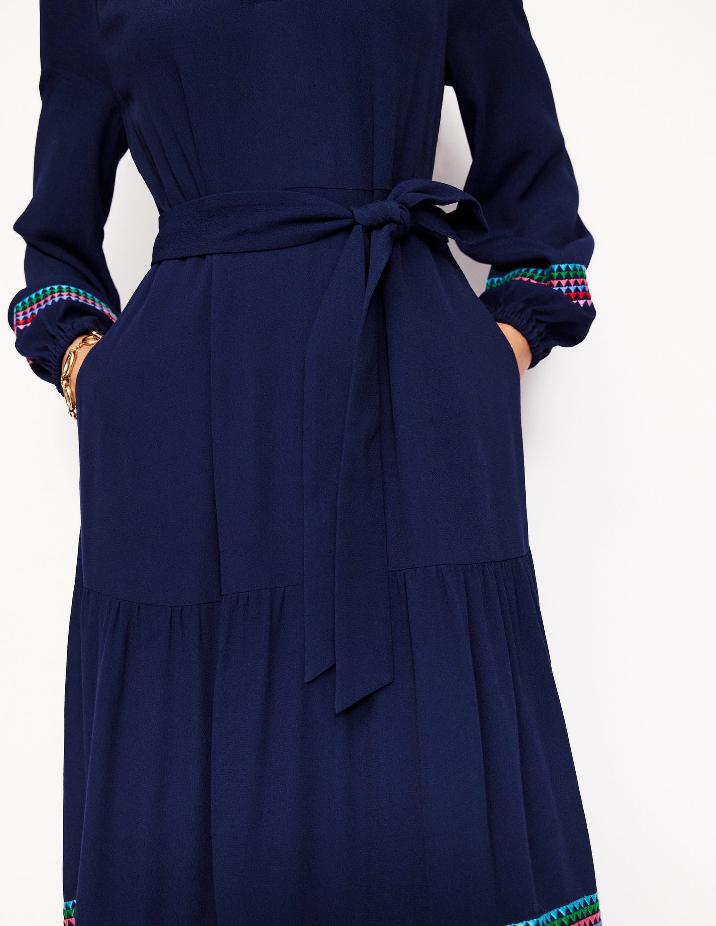 Midikleid mit bestickter Passe-Marineblau