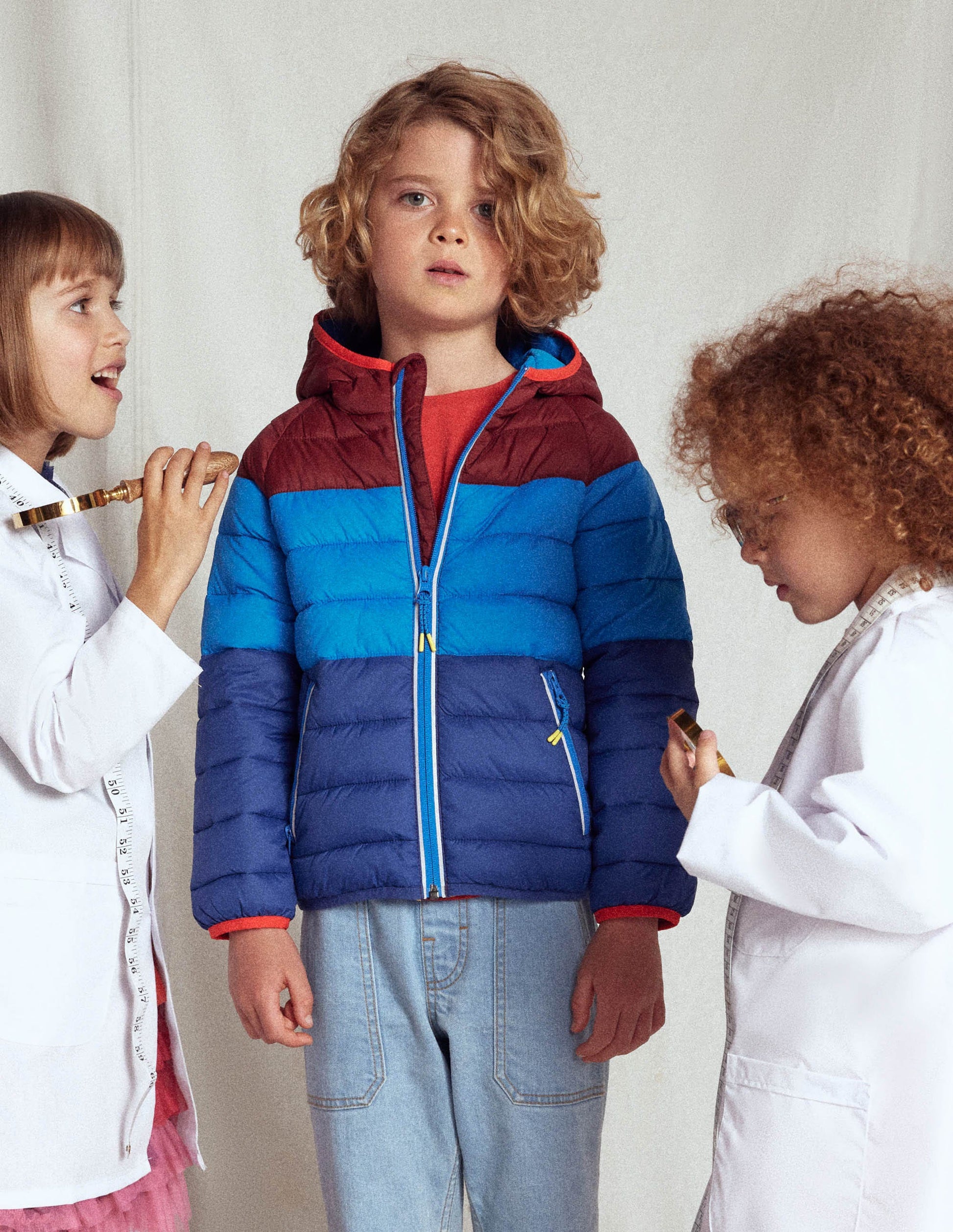 Bequem verstaubare, wattierte Jacke-Blau Blockfarben-1