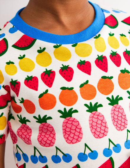 Kuscheliger, kurzer Schlafanzug-Frucht Streifen
