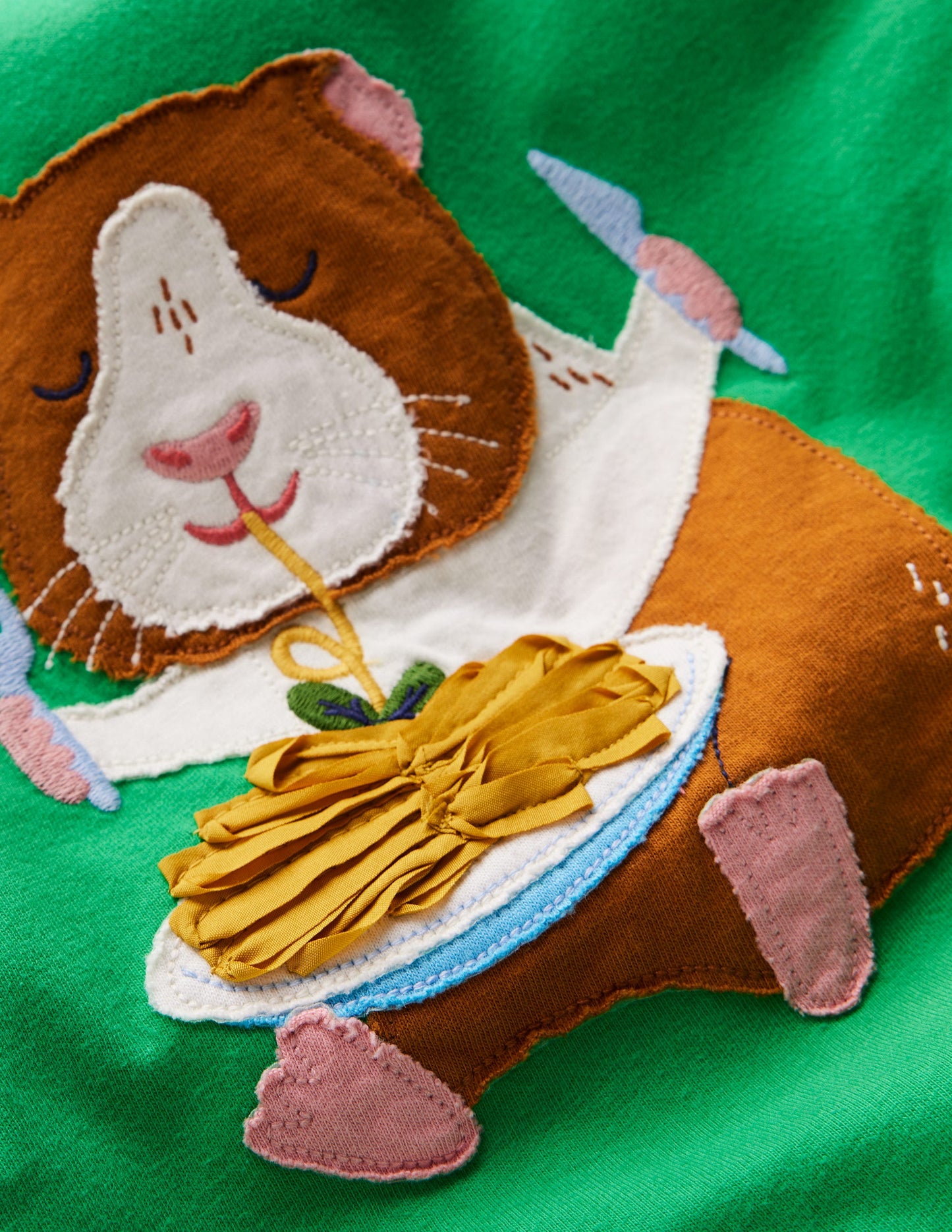 Short Sleeve Appliqué T-shirt-Sapling Green Guinea-Pig