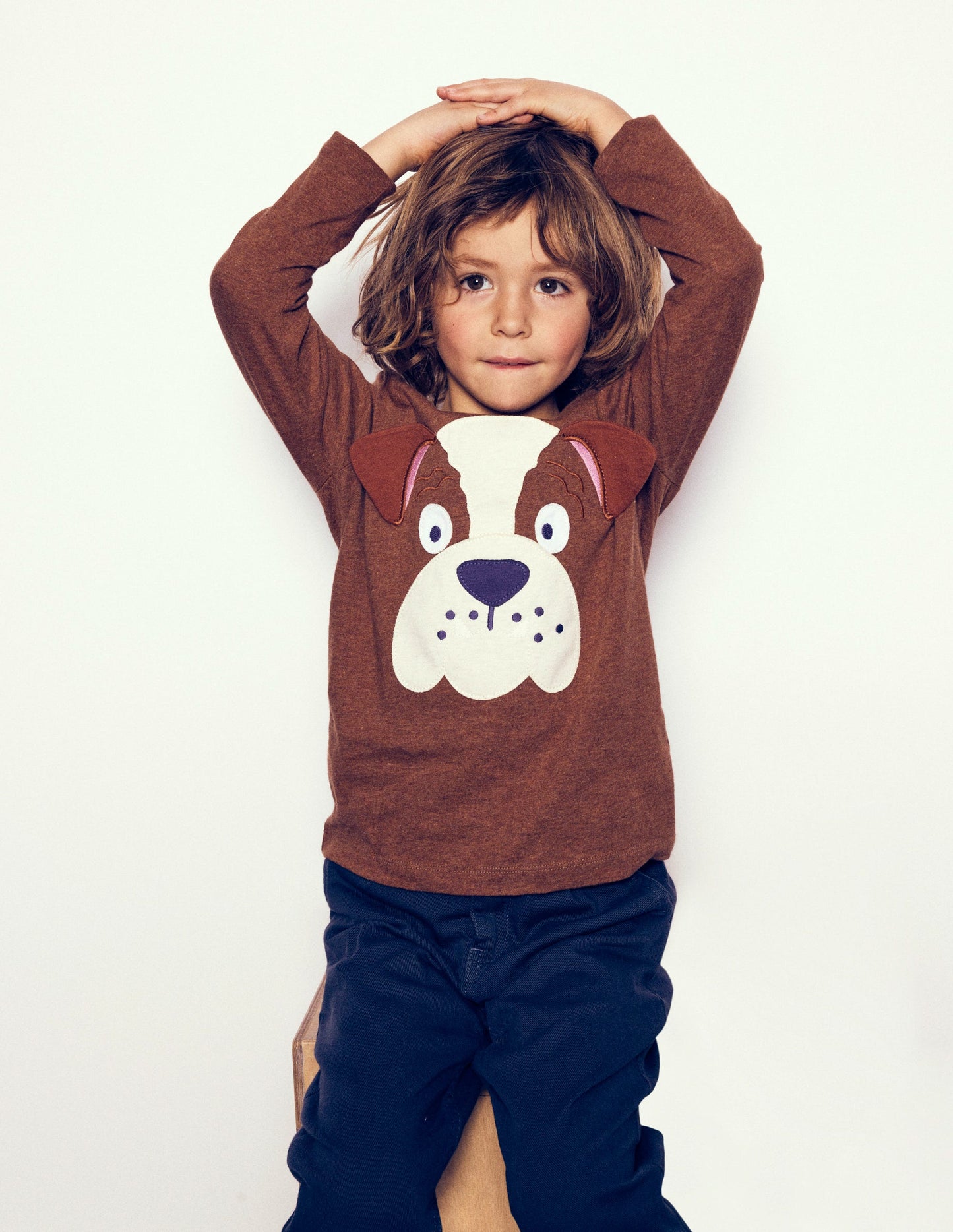 T-Shirt mit origineller Applikation-Braun Meliert Bulldogge