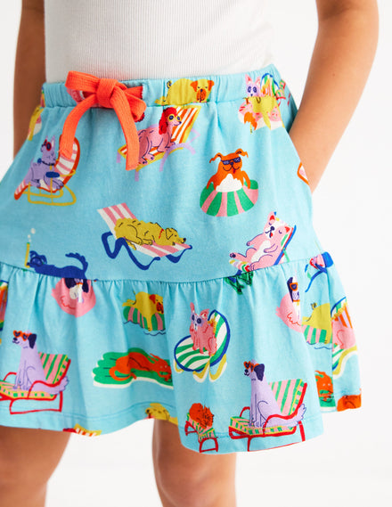 Gestufter Jersey-Skort-Karibikblau Haustiere am Pool